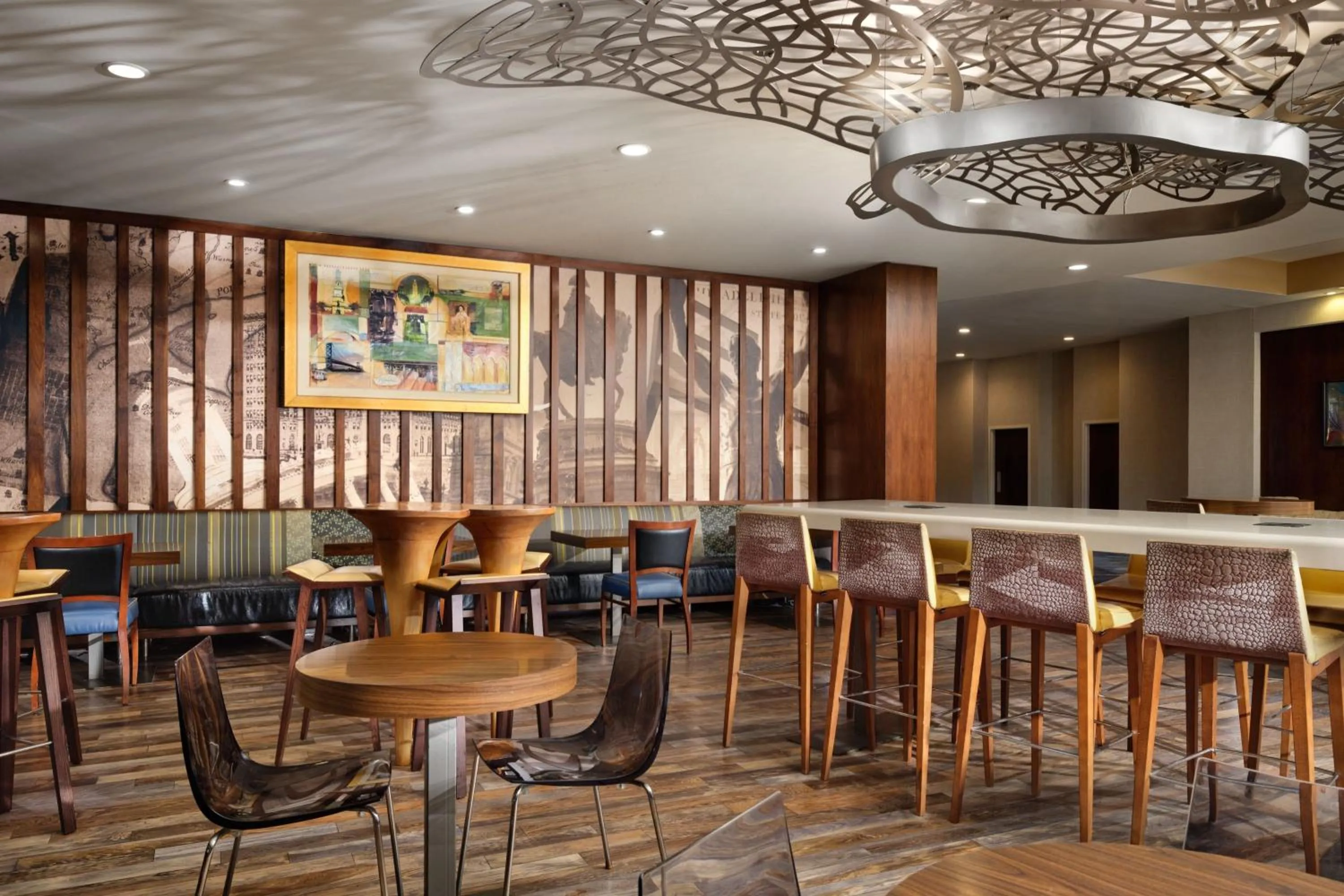 Lounge or bar in Delta Hotels by Marriott Philadelphia Airport