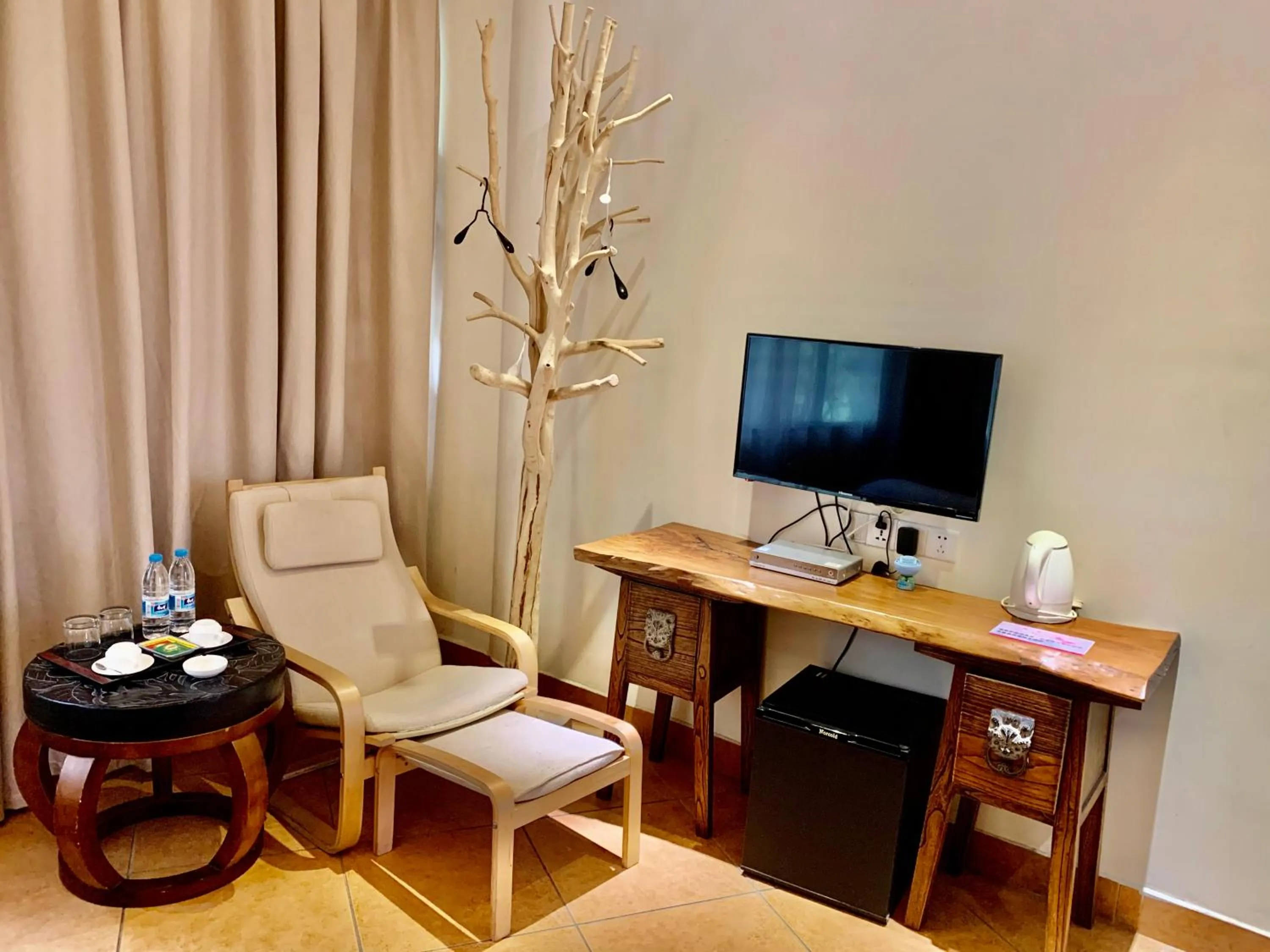 TV and multimedia in Guilin Crystal Crescent Moon Hotel