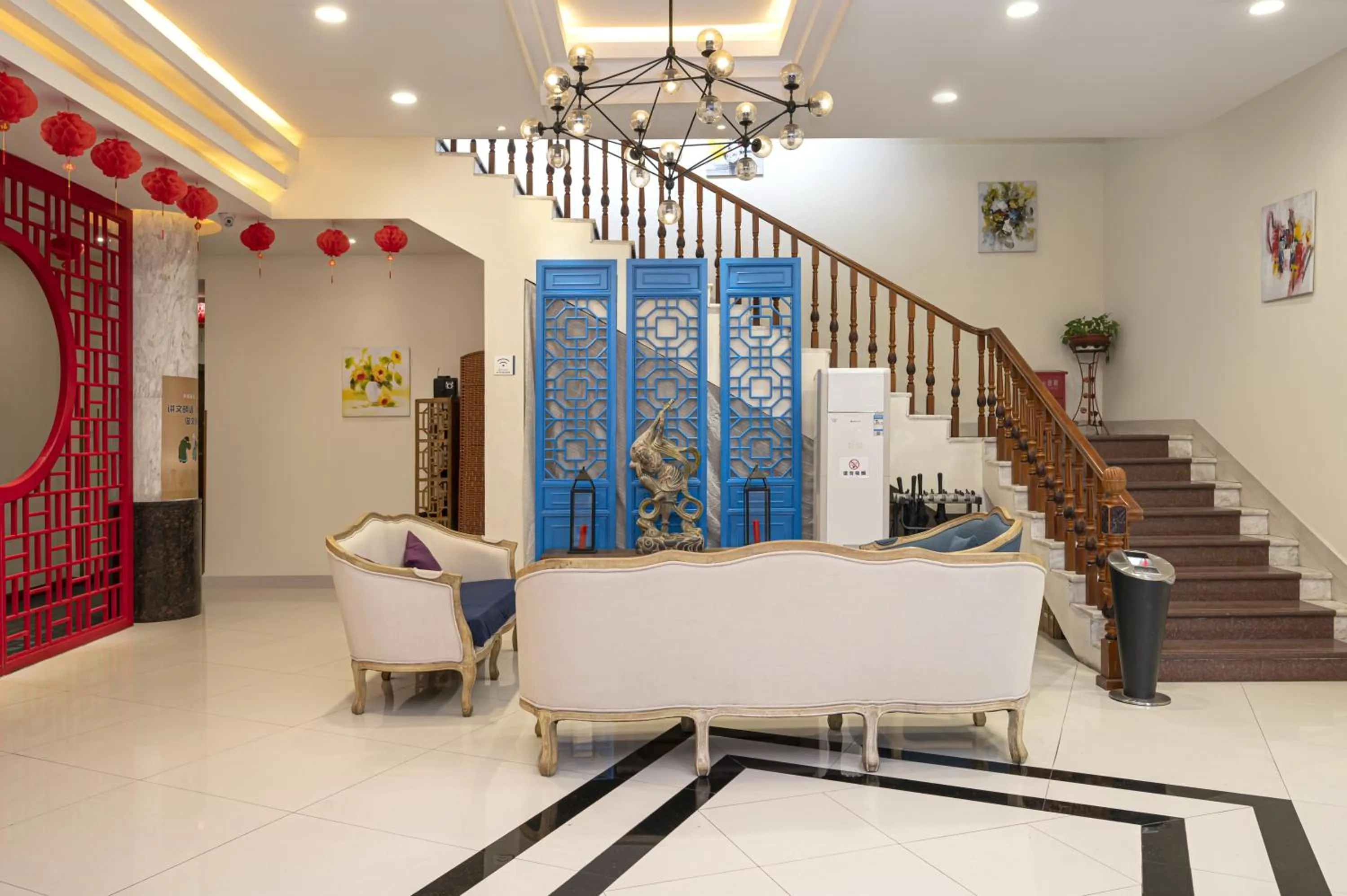 Lobby or reception in Guilin Crystal Crescent Moon Hotel