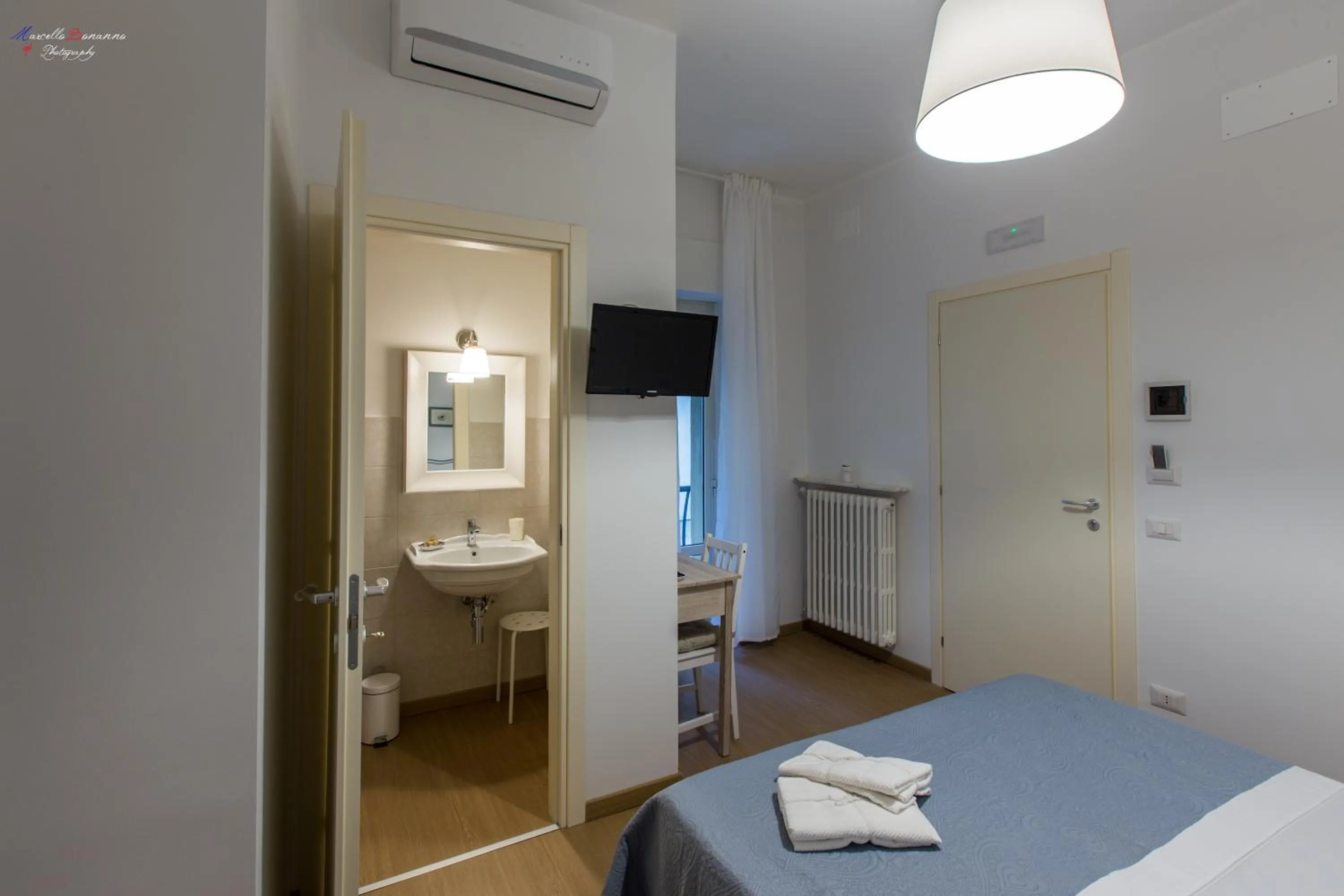 Photo of the whole room, Bed in B&B A Casa dei Nonni