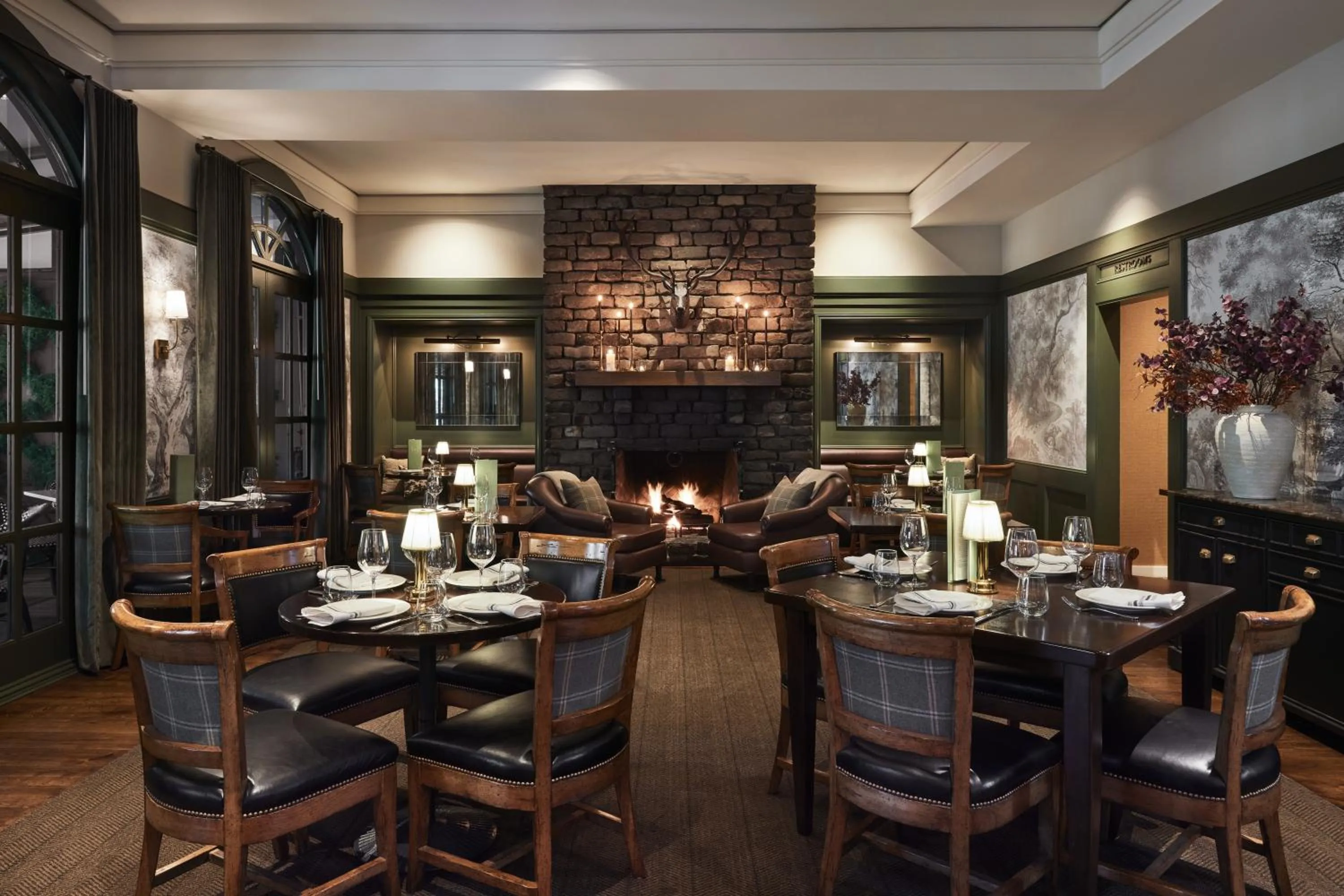 Restaurant/places to eat in Lafayette Park Hotel & Spa
