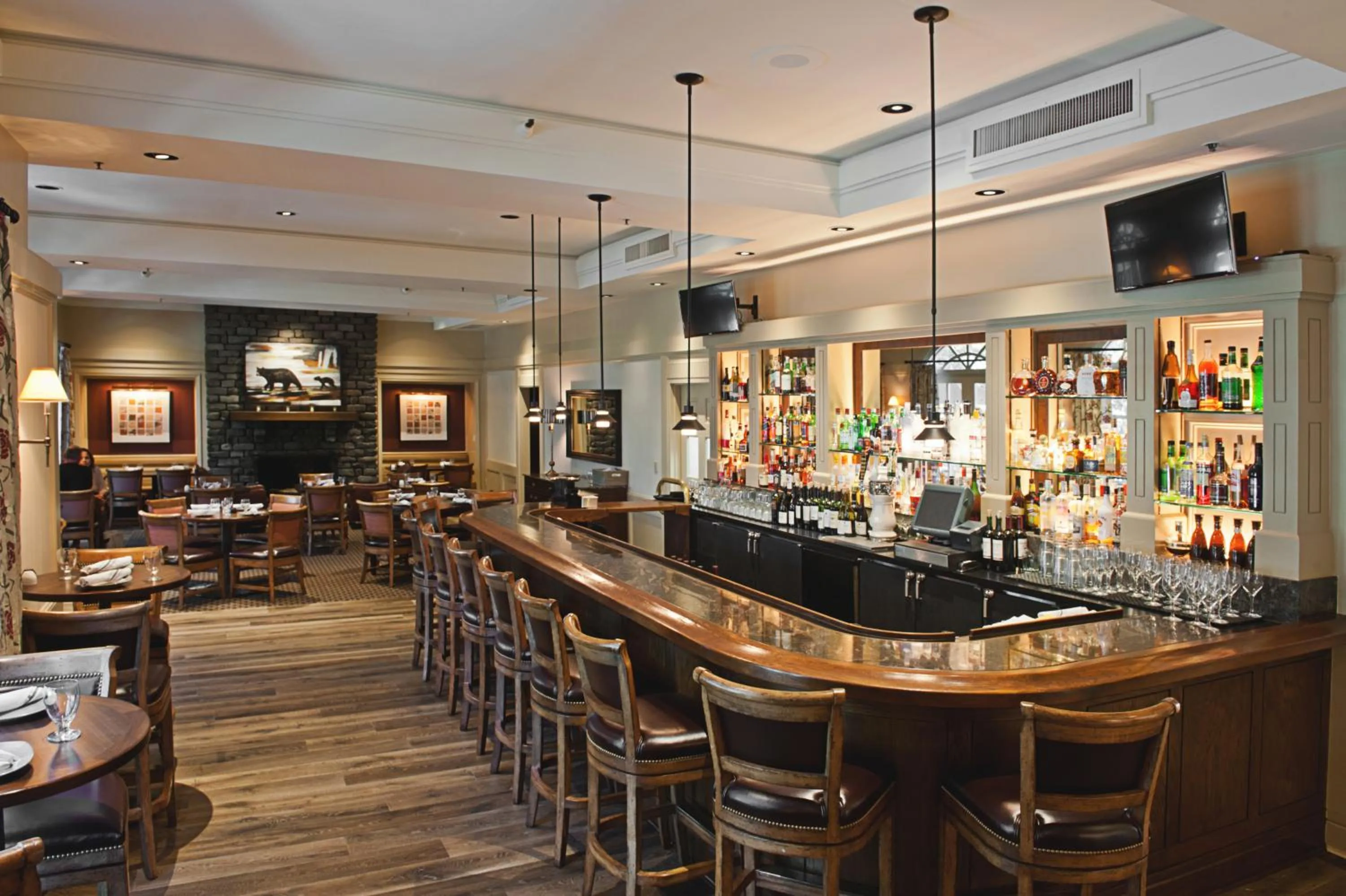 Restaurant/places to eat in Lafayette Park Hotel & Spa