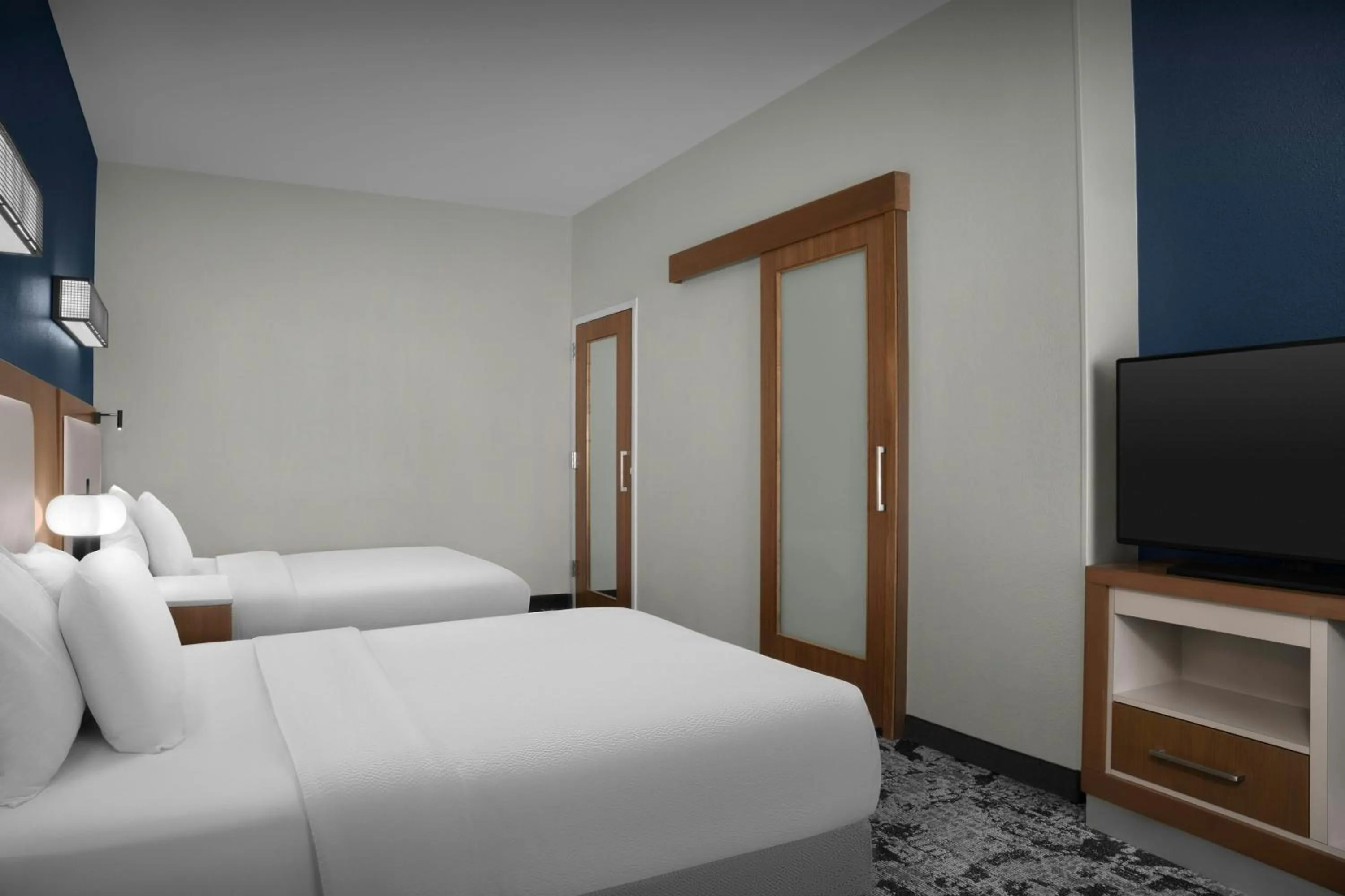 Photo of the whole room, Bed in Springhill Suites by Marriott Savannah Downtown Historic District