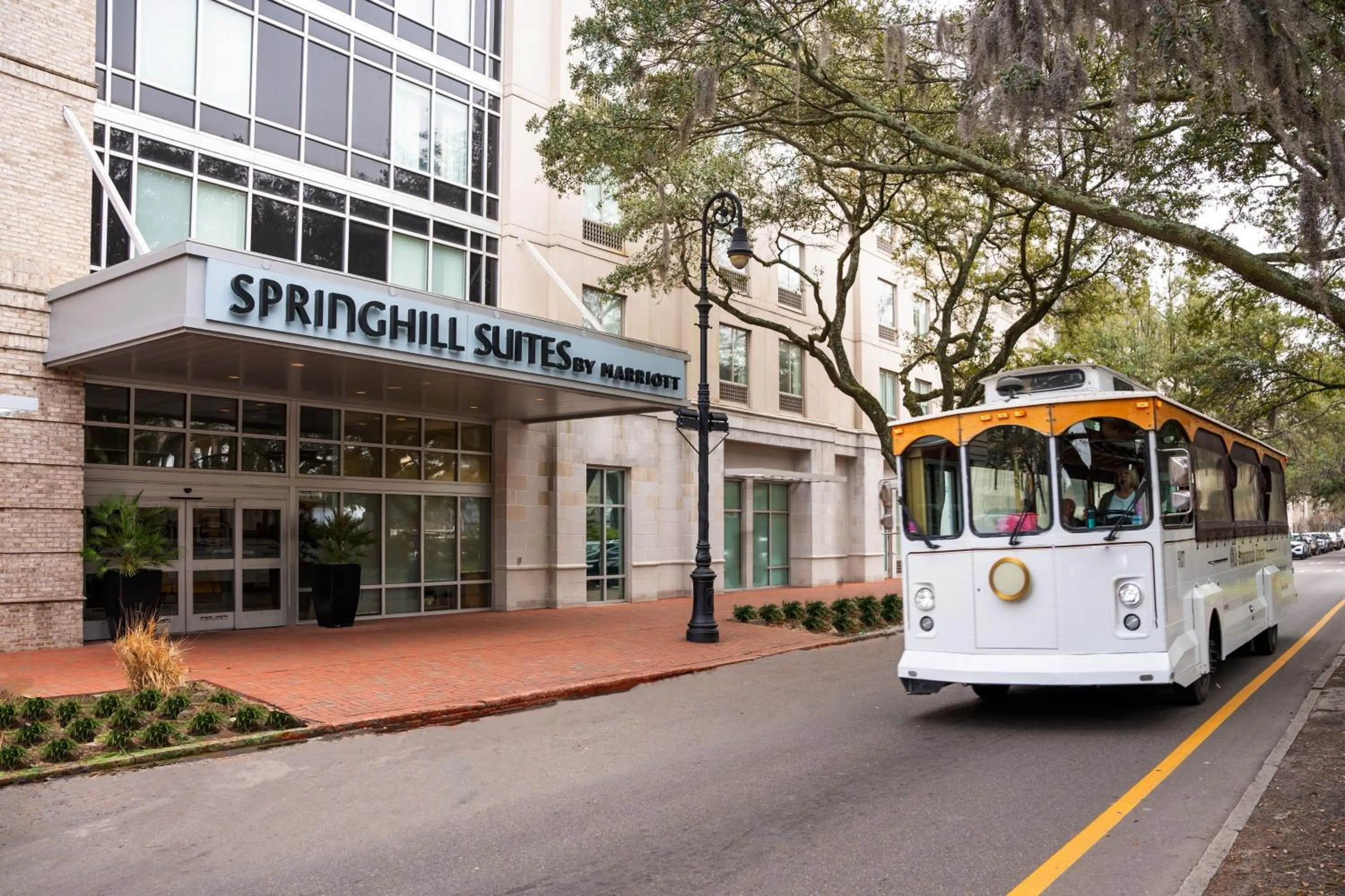 Property building in Springhill Suites by Marriott Savannah Downtown Historic District