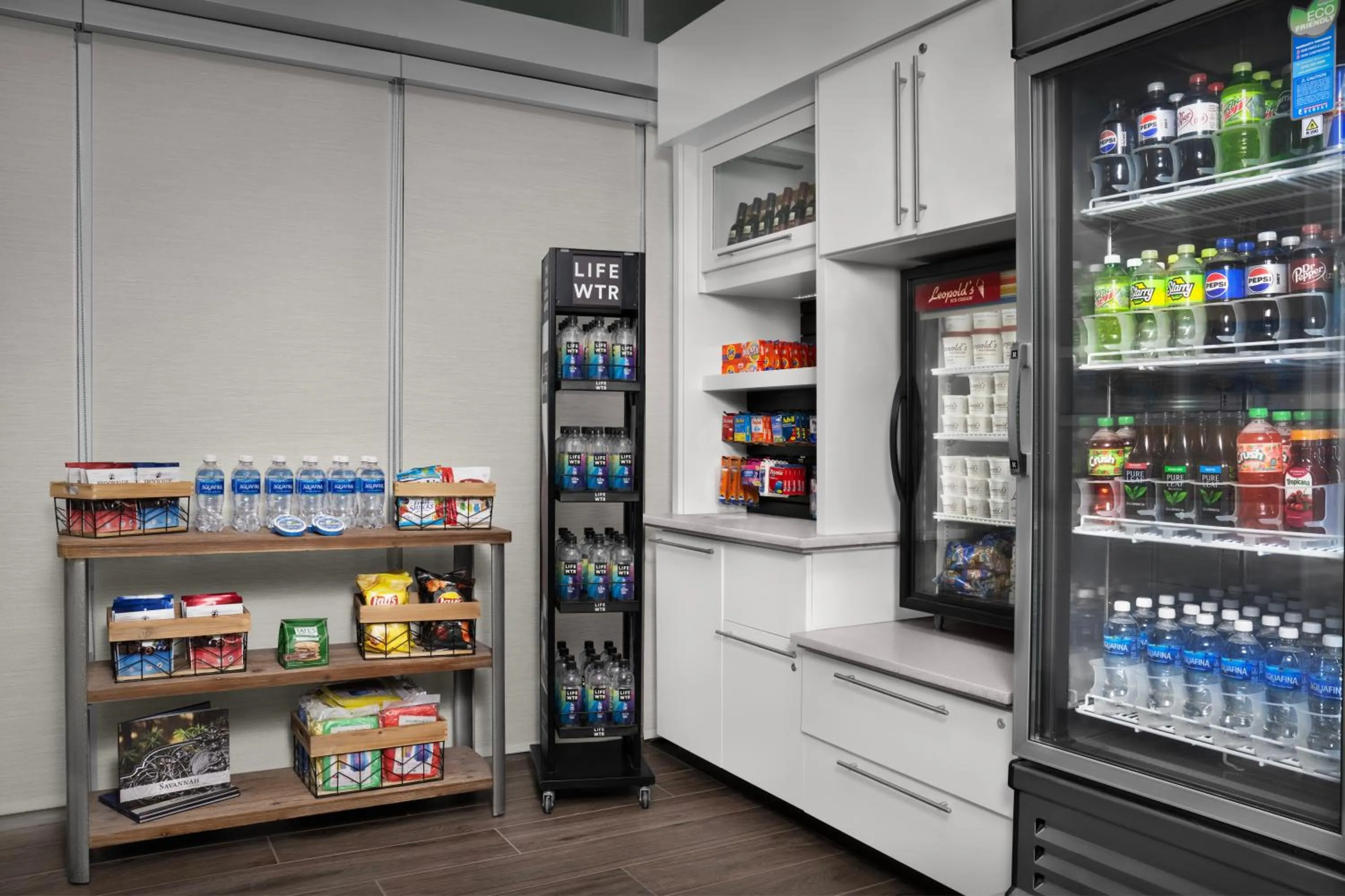 Food and drinks in Springhill Suites by Marriott Savannah Downtown Historic District