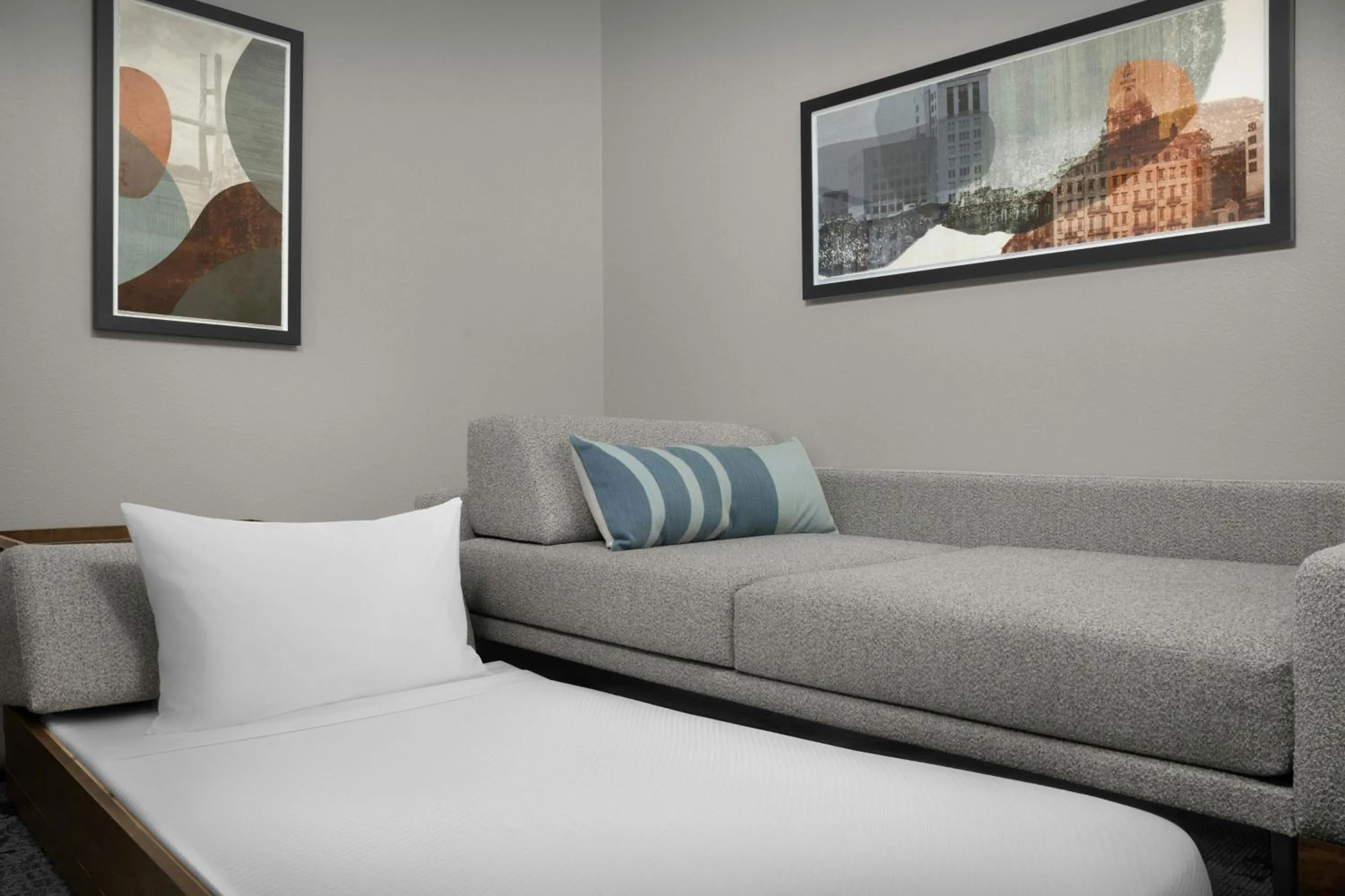 Photo of the whole room in Springhill Suites by Marriott Savannah Downtown Historic District