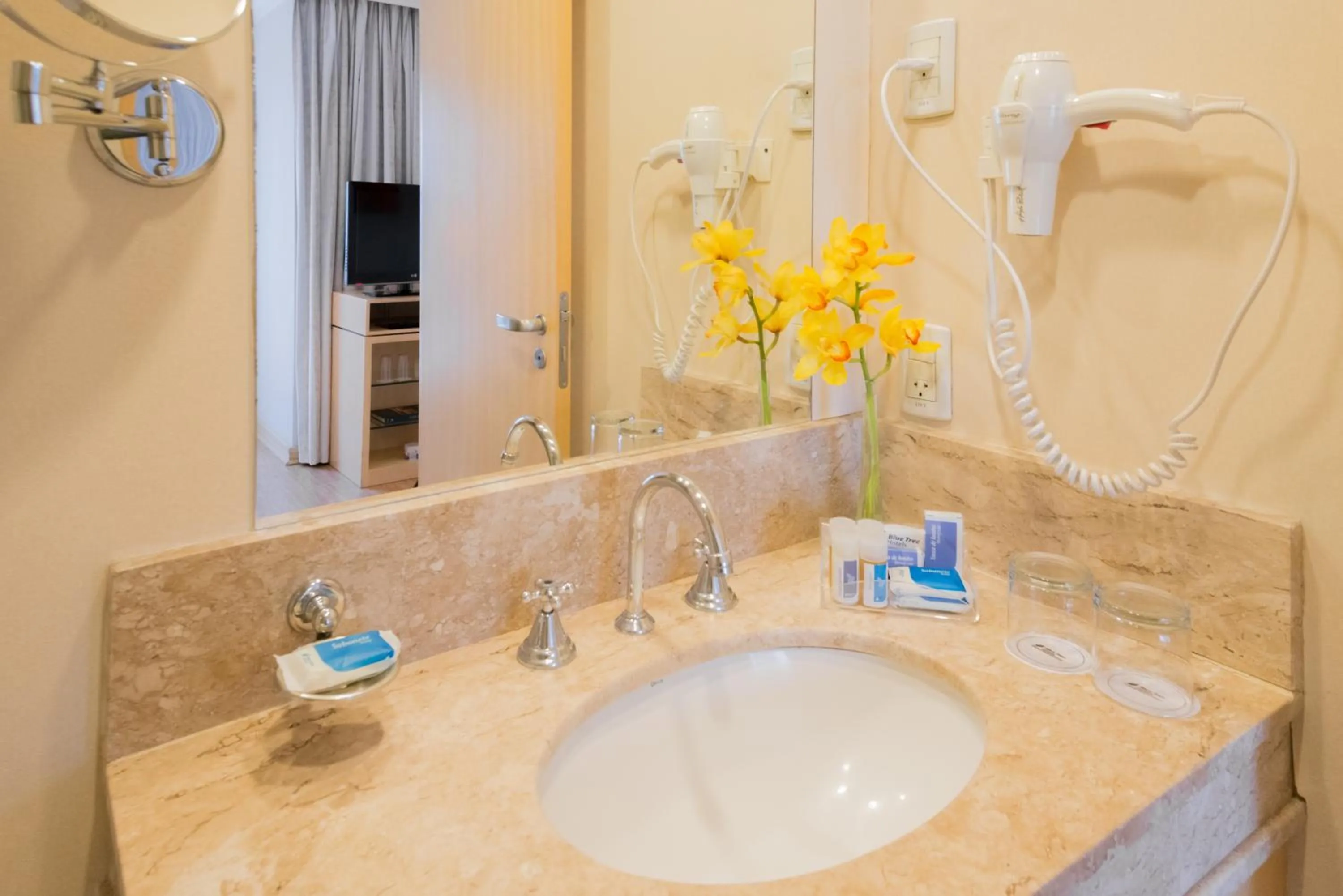 Toilet in Blue Tree Premium Morumbi