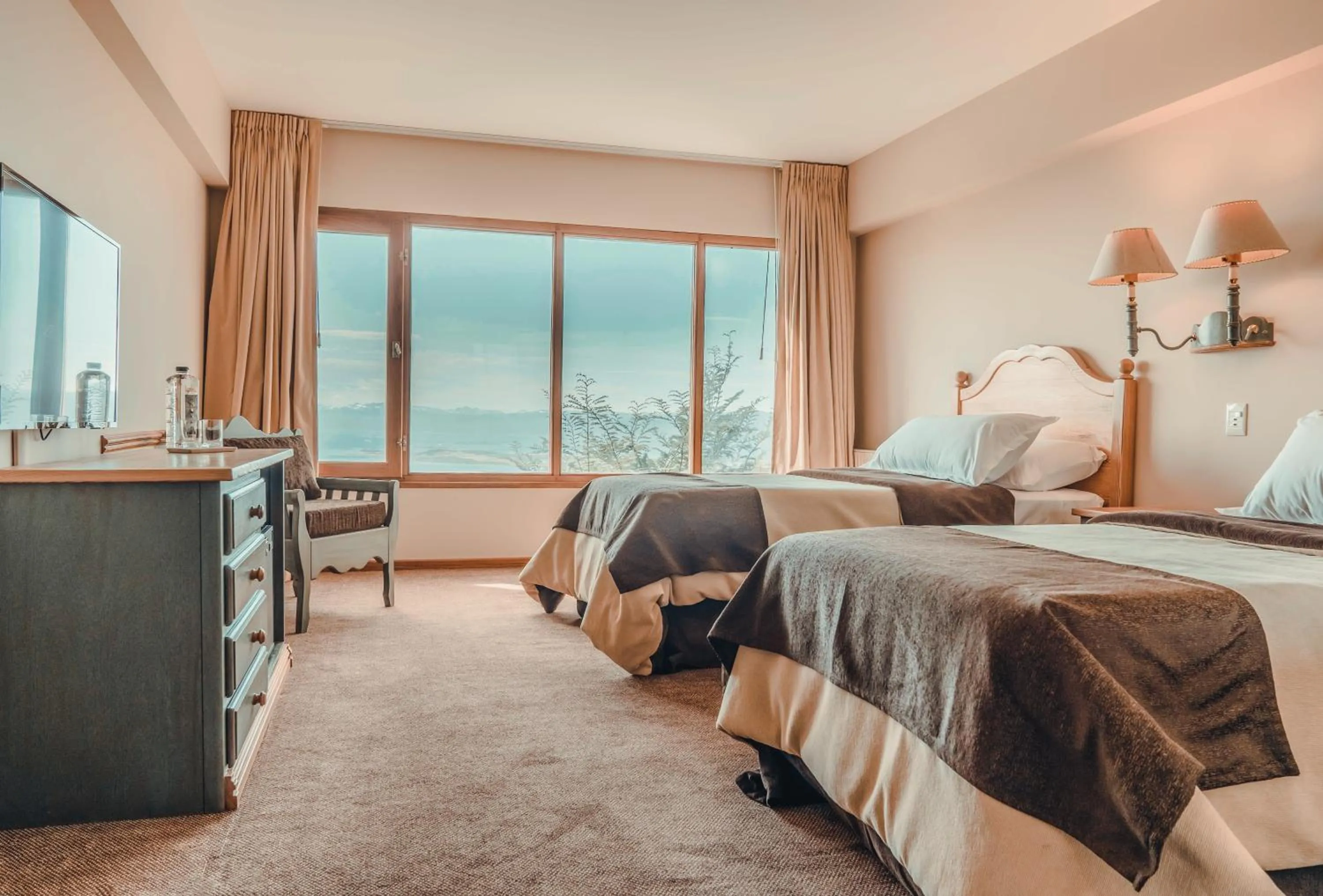 Photo of the whole room, Bed in Wyndham Garden Ushuaia Hotel del Glaciar