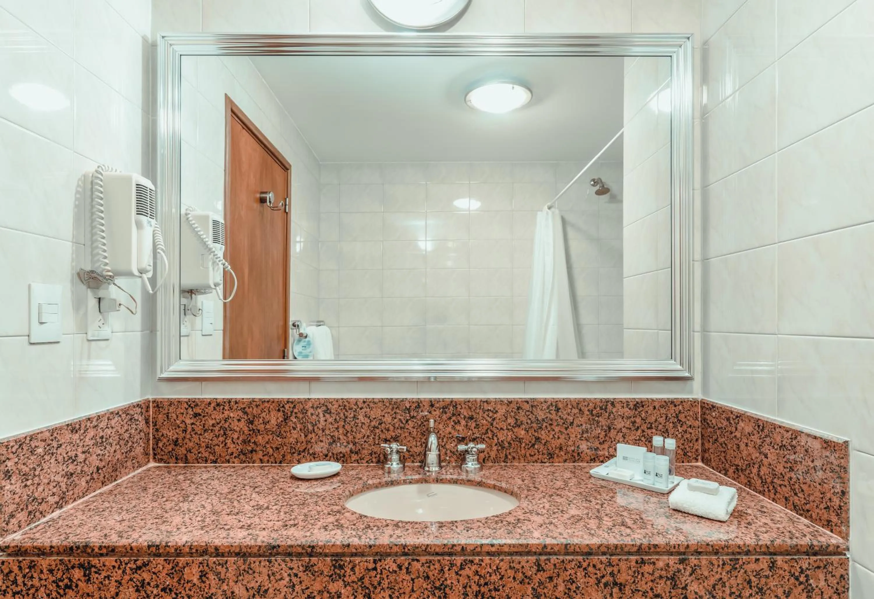 Bathroom in Wyndham Garden Ushuaia Hotel del Glaciar