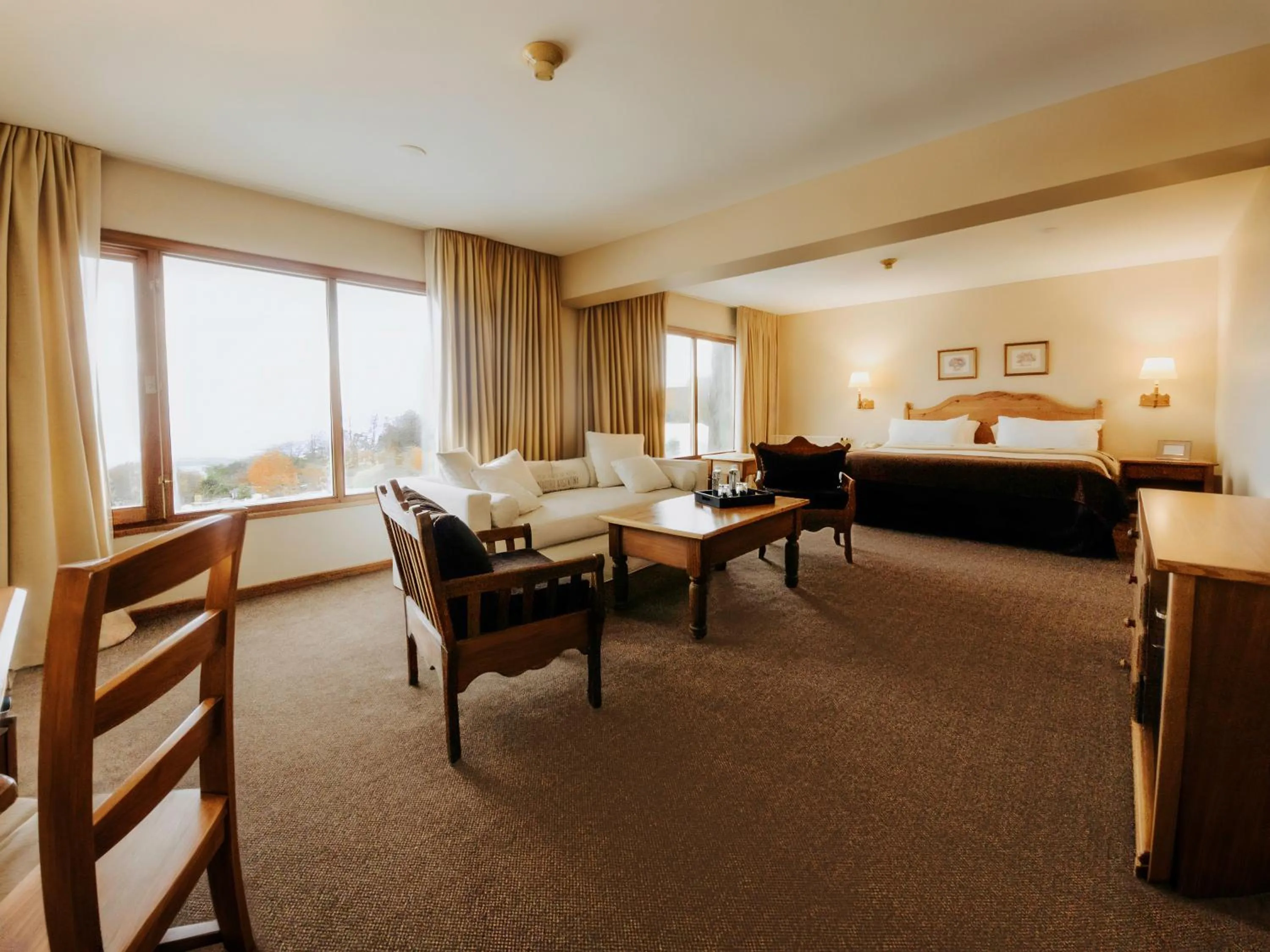 Photo of the whole room, Bed in Wyndham Garden Ushuaia Hotel del Glaciar