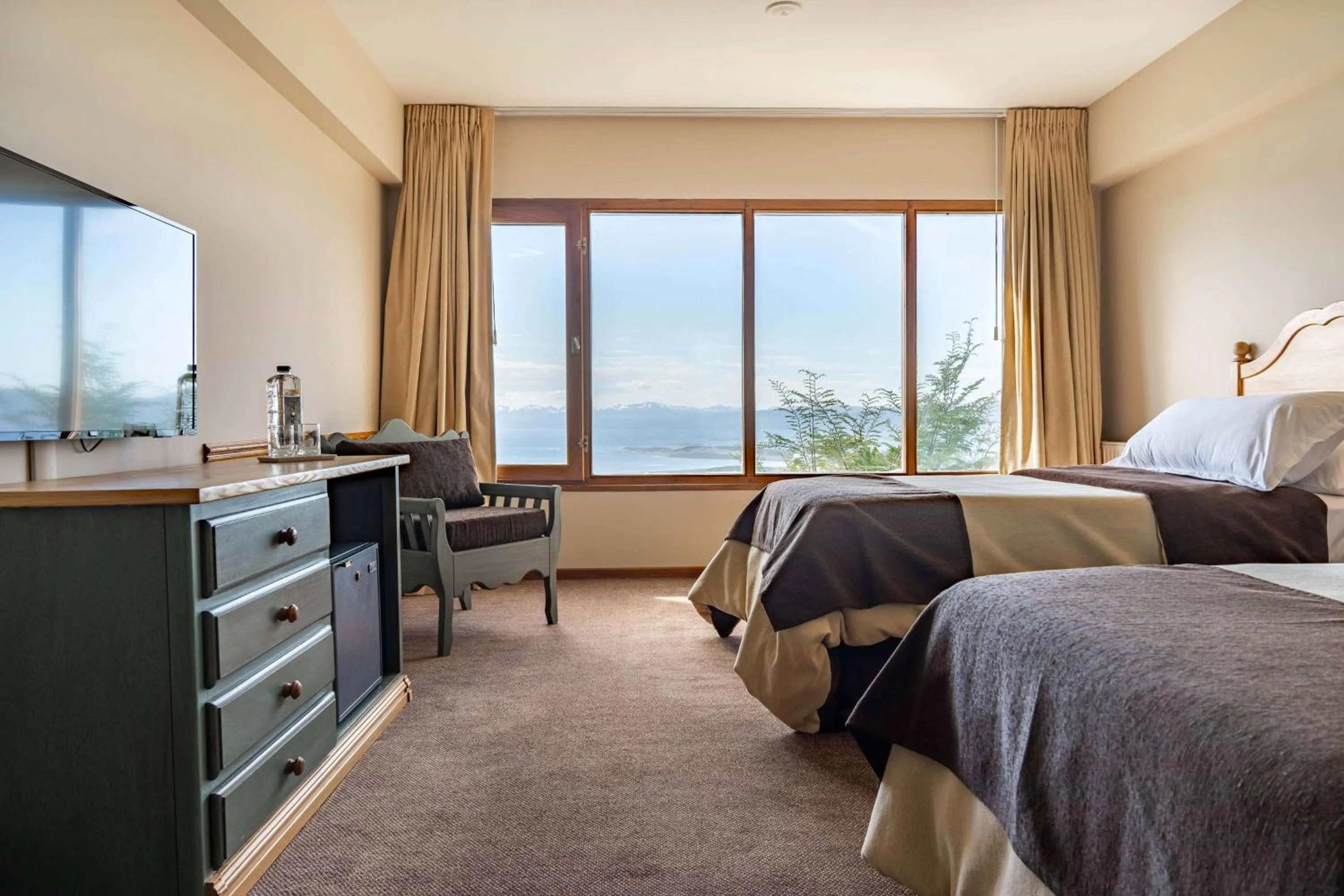 Photo of the whole room, Bed in Wyndham Garden Ushuaia Hotel del Glaciar