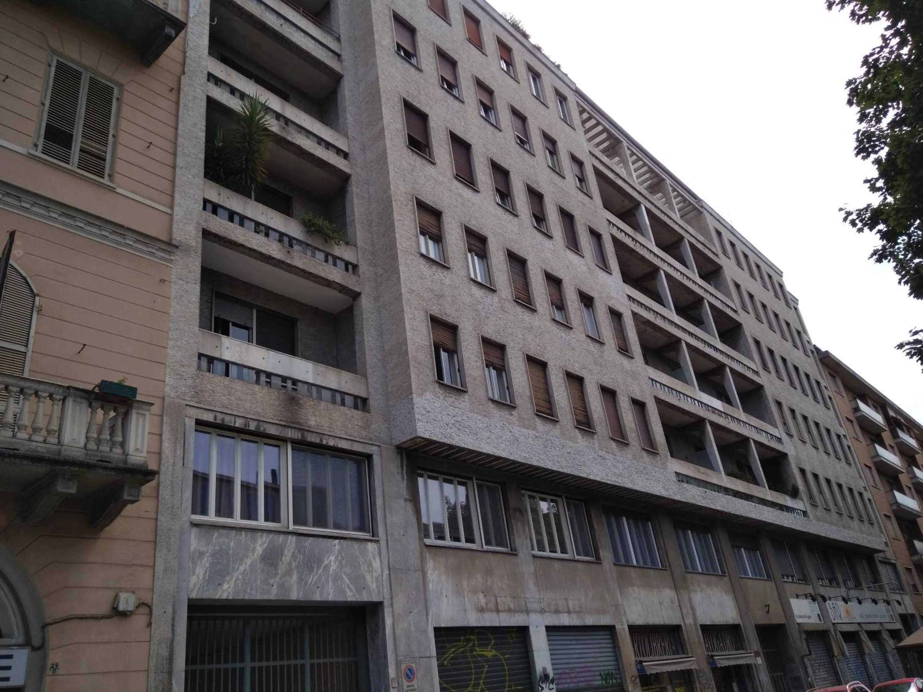 Property building in Albergo San Maurizio