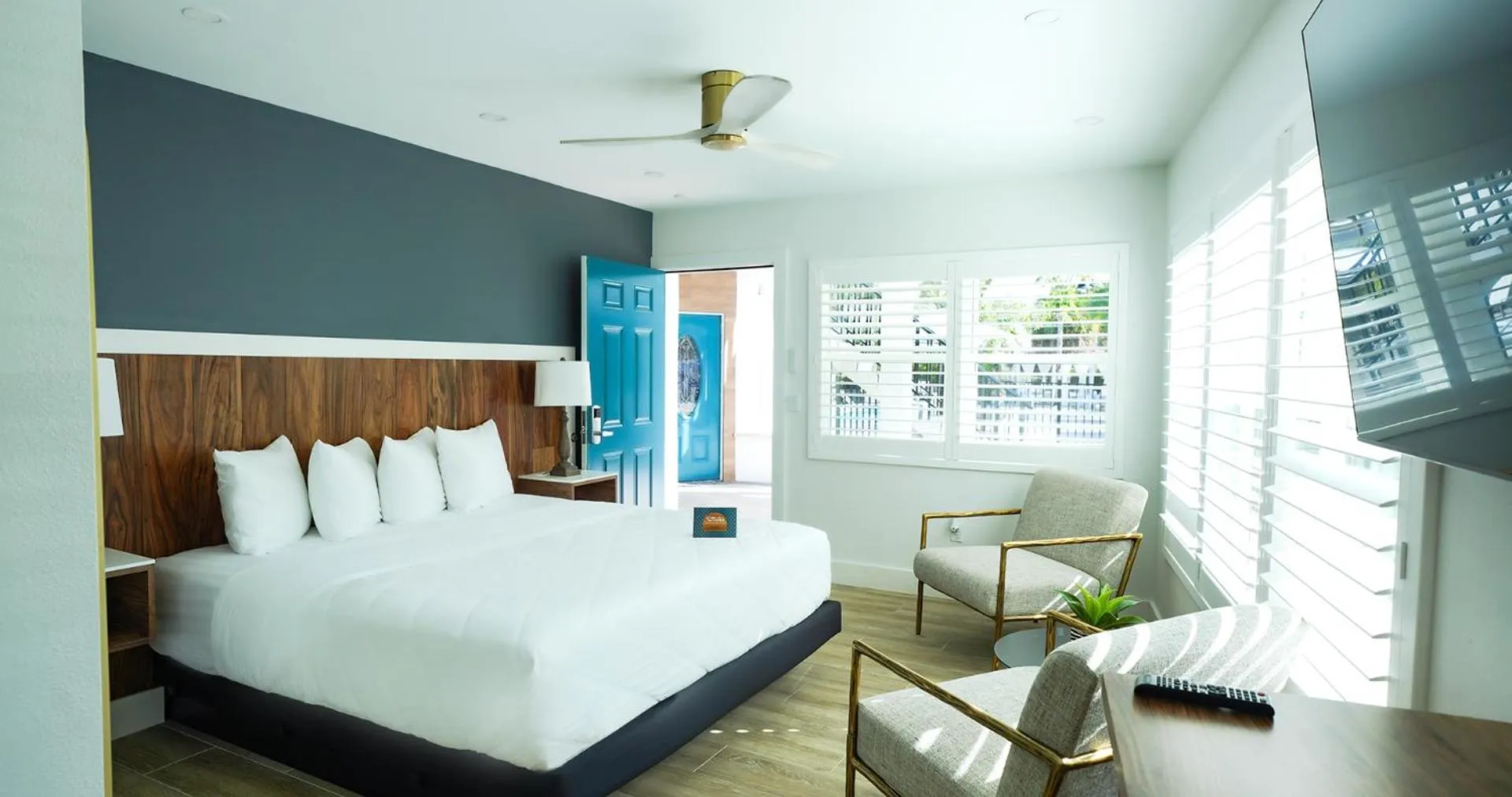 Bed in Ivory Sands Beach Suites