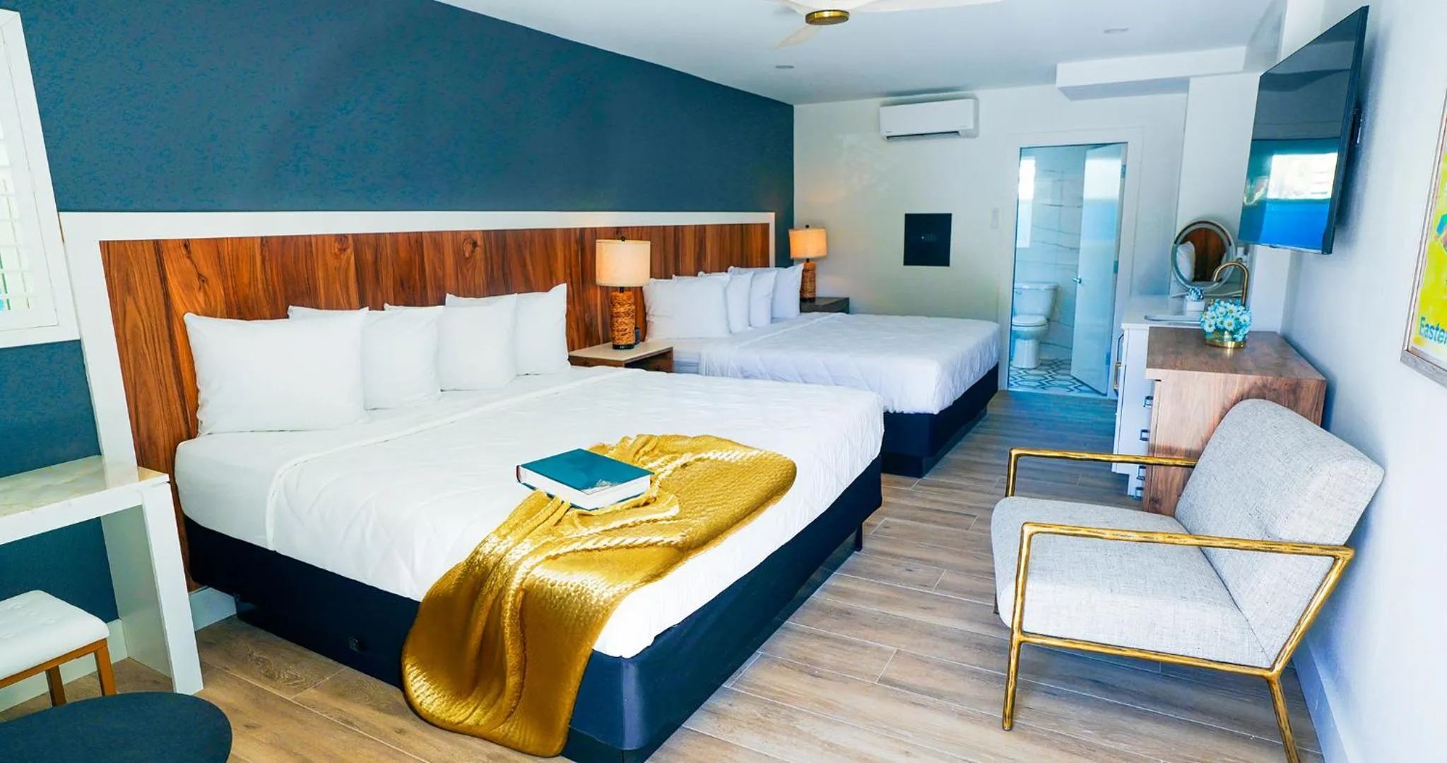 Bedroom, Bed in Ivory Sands Beach Suites