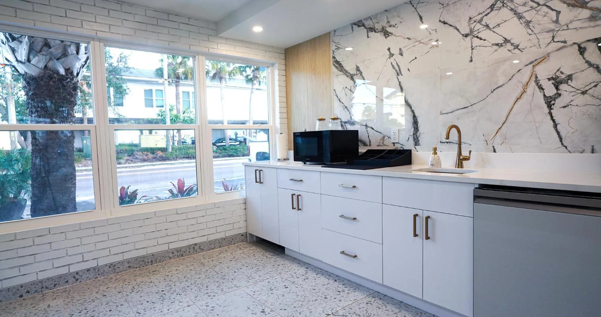 Lobby or reception in Ivory Sands Beach Suites