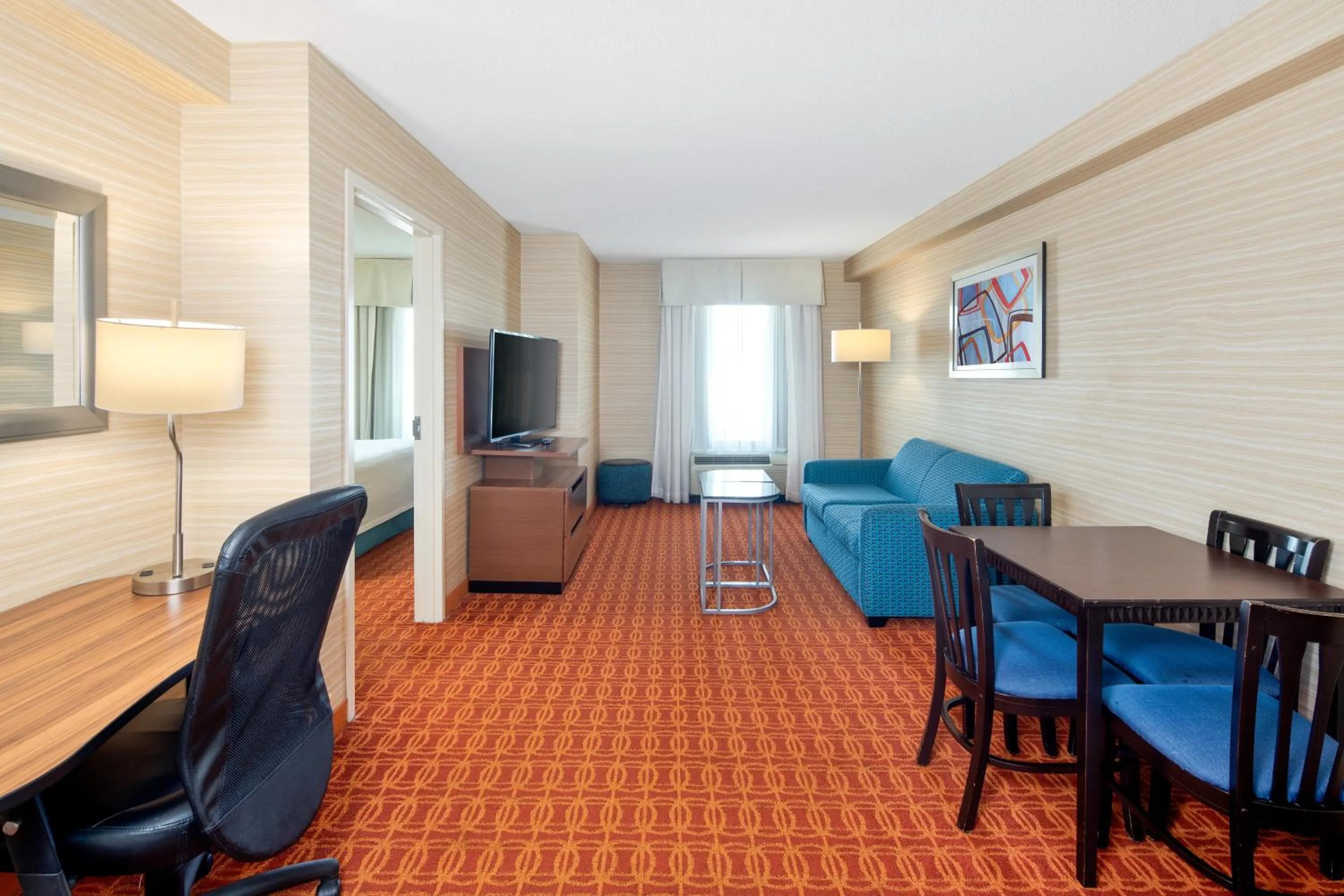 Living room in Fairfield Inn & Suites by Marriott Toronto Airport