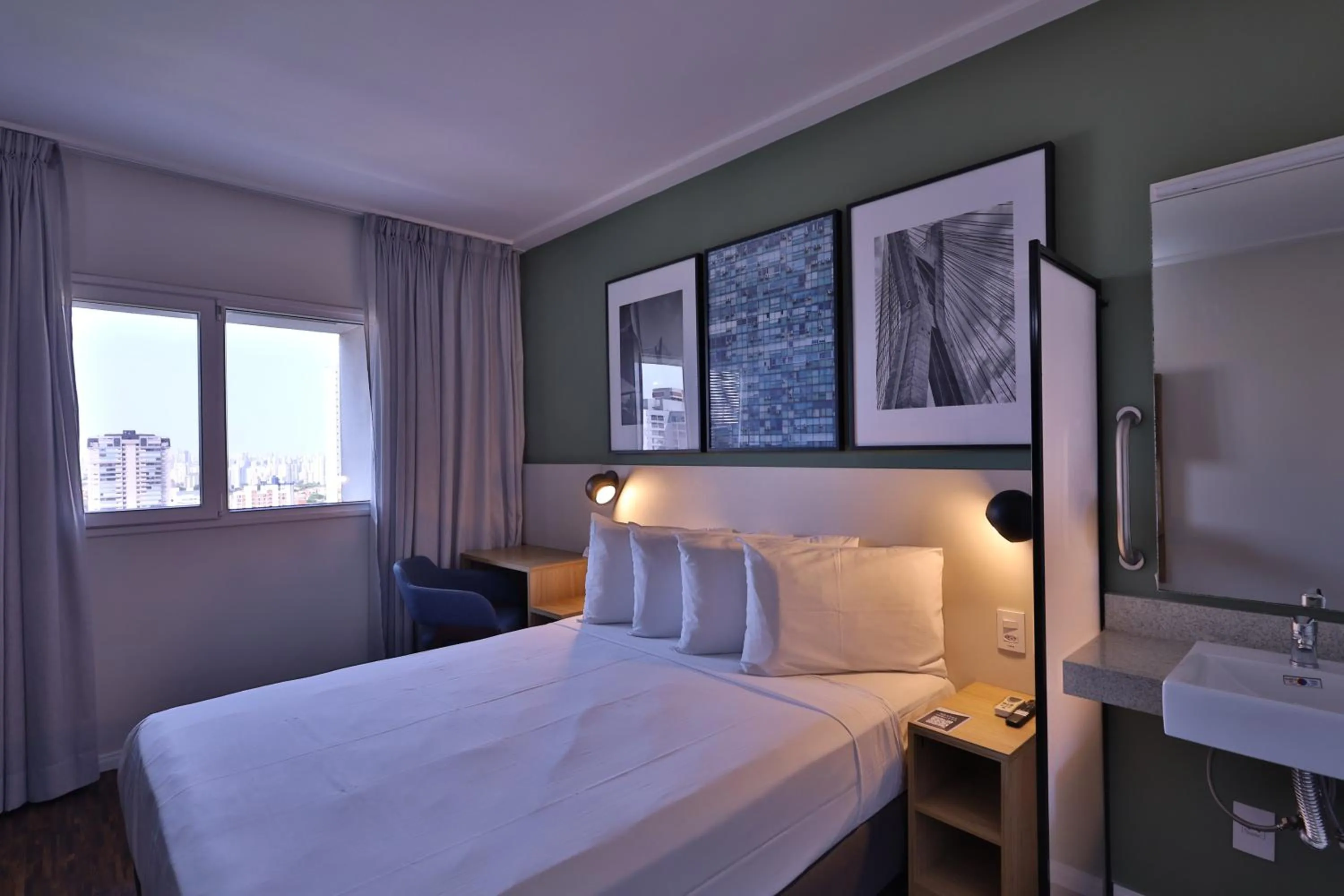 Bedroom, Bed in Transamerica Executive Nova Paulista