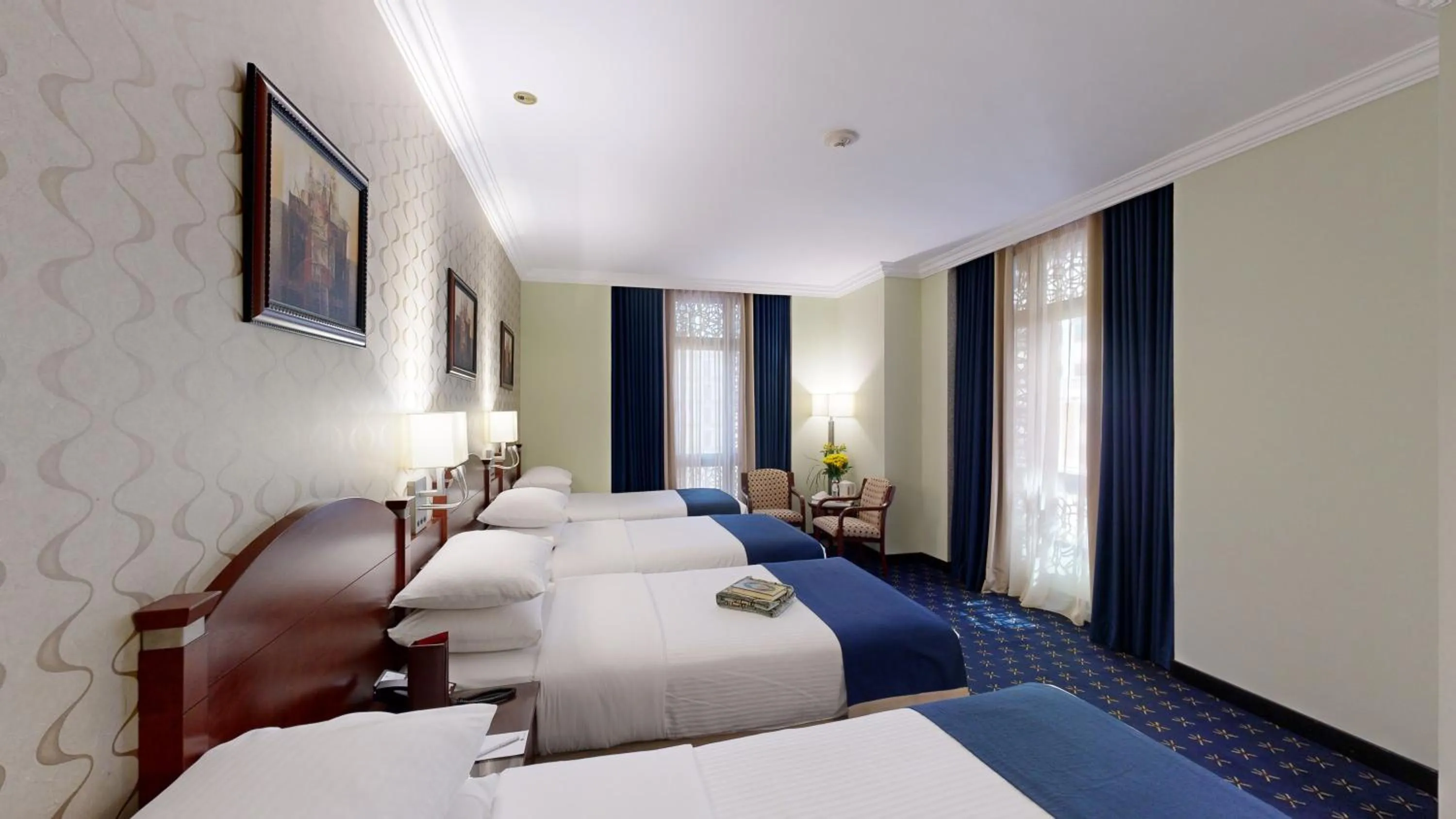 Bed in Al Muna Kareem Hotel- EX LEADER