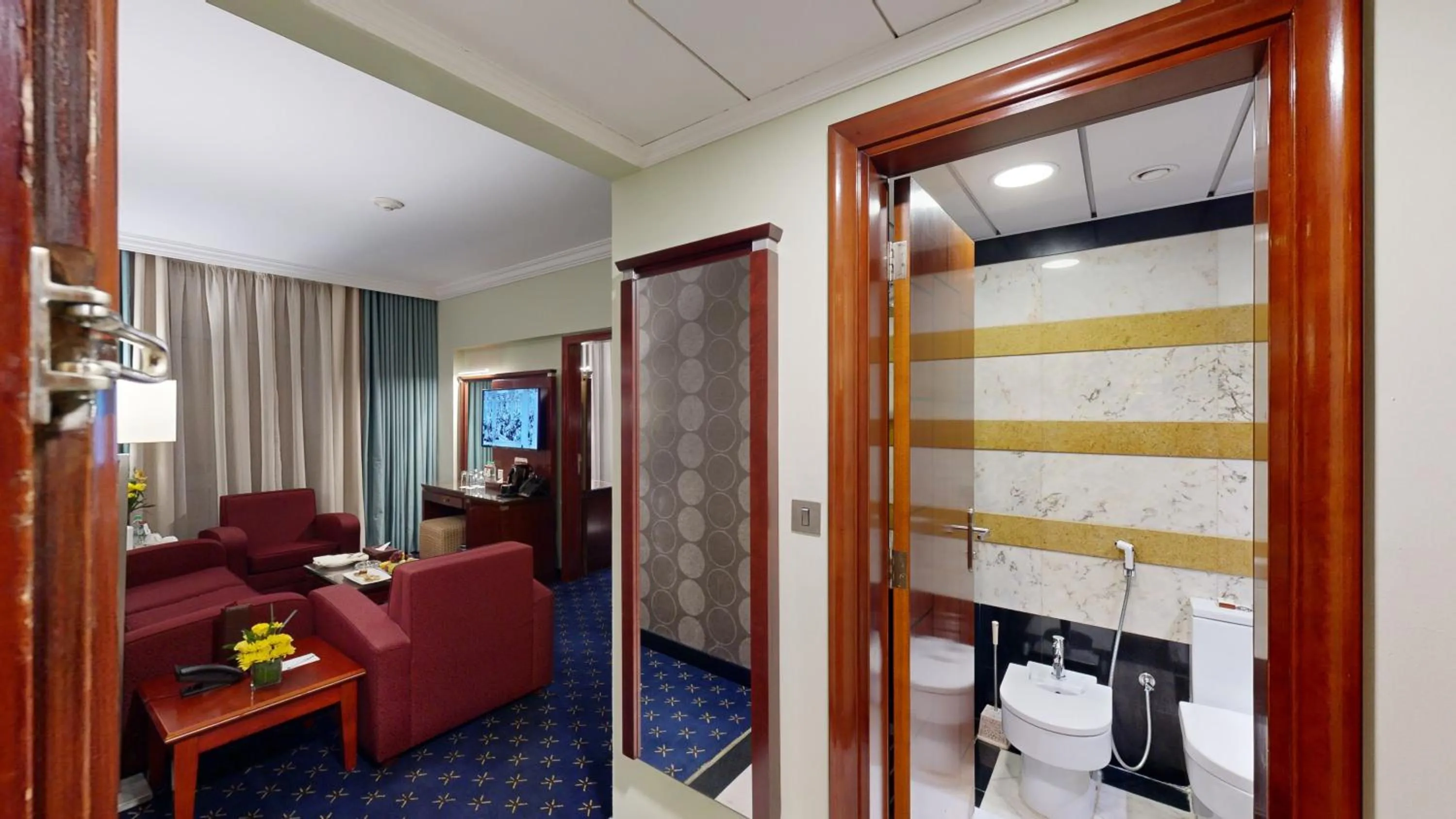 Al Muna Kareem Hotel- EX LEADER