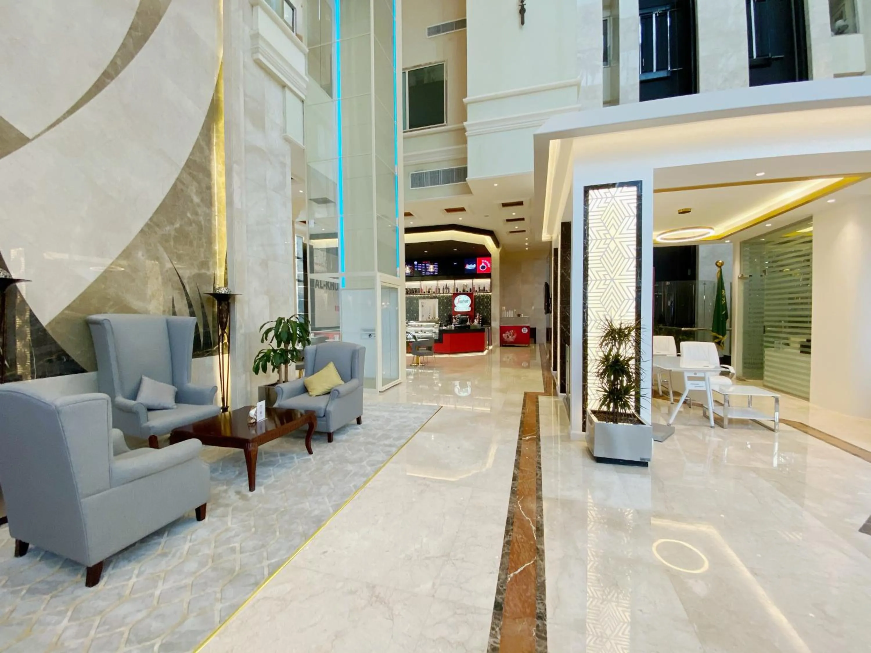 Lobby or reception in Mercure Corniche Al Khobar