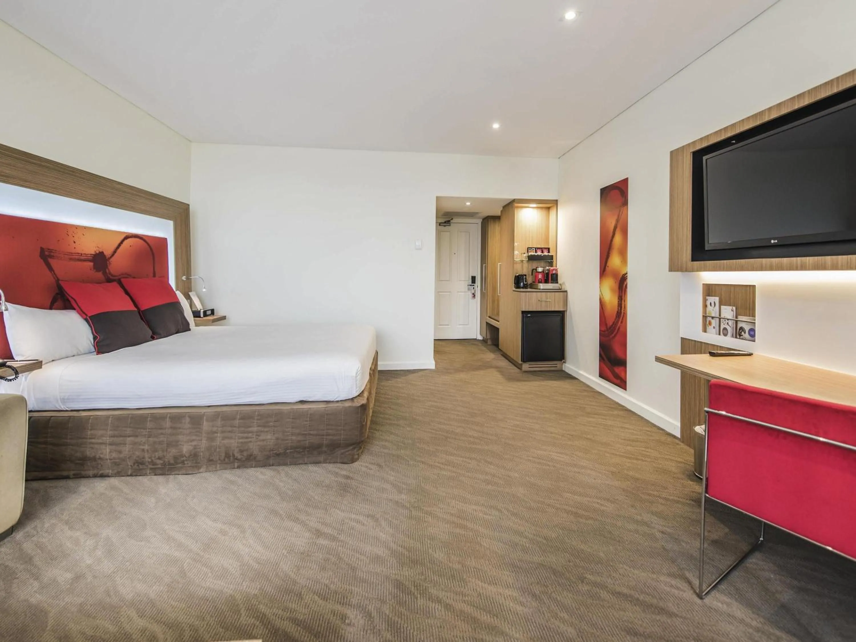 Property building, Bed in Novotel Sydney West HQ