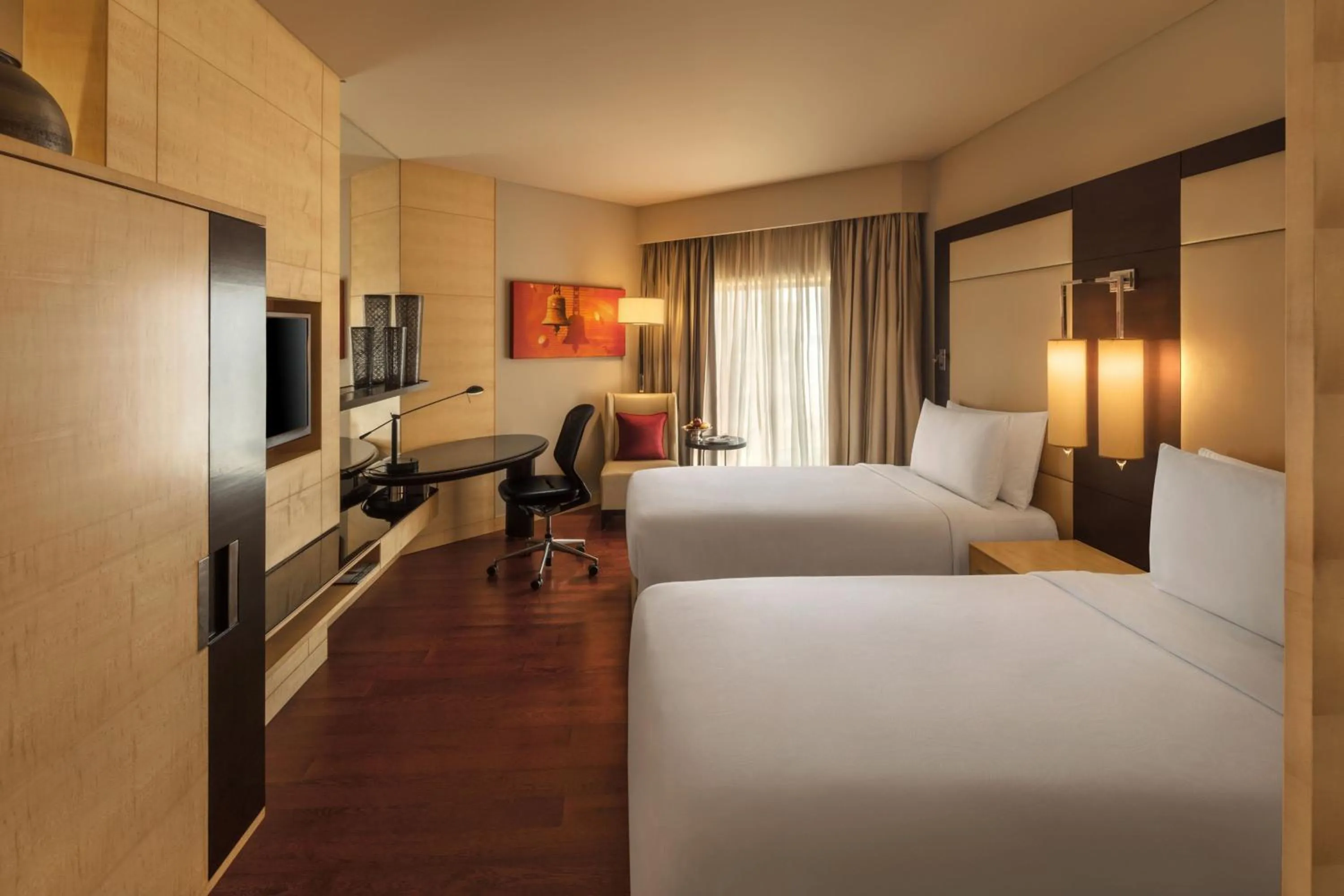 Lounge or bar, Bed in JW Marriott Mumbai Juhu