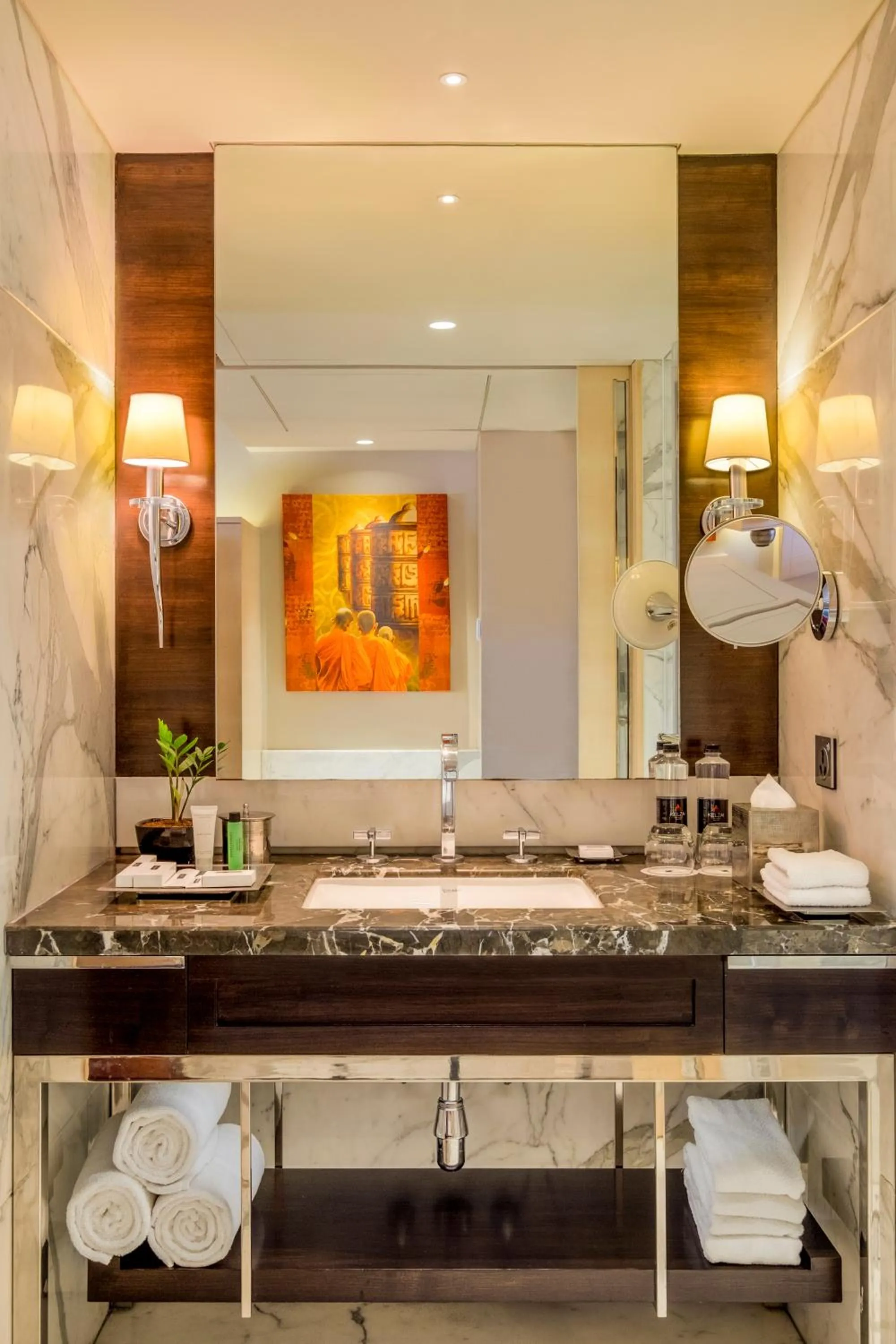 Shower in JW Marriott Mumbai Juhu