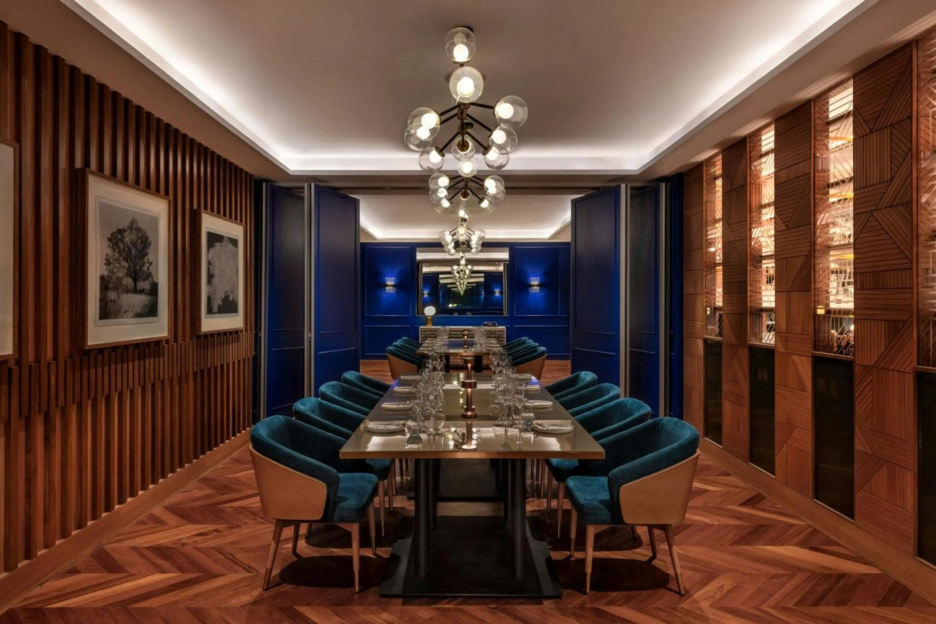 Restaurant/places to eat in JW Marriott Mumbai Juhu