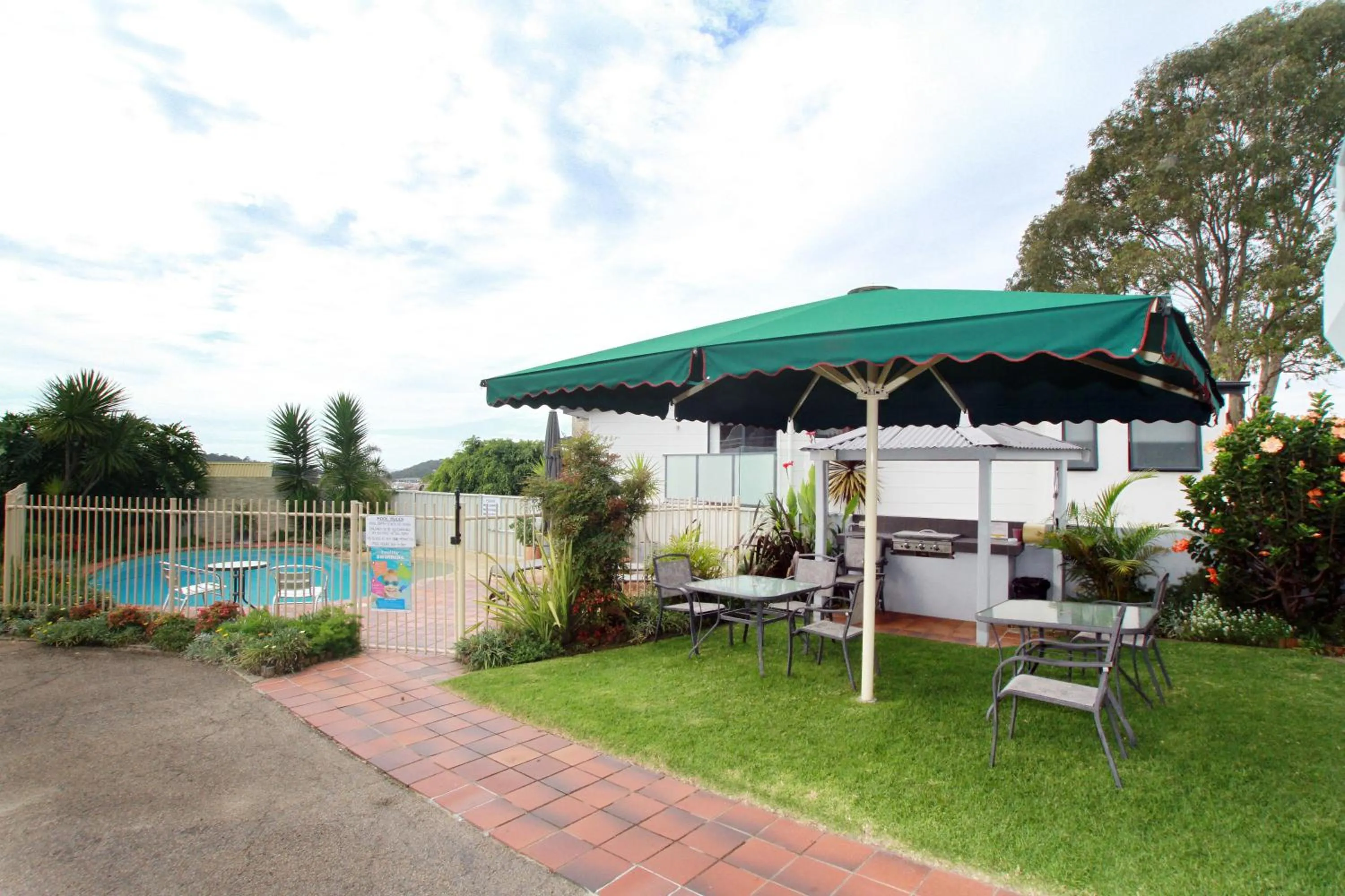 Swimming pool in Sea Spray Motel - Merimbula