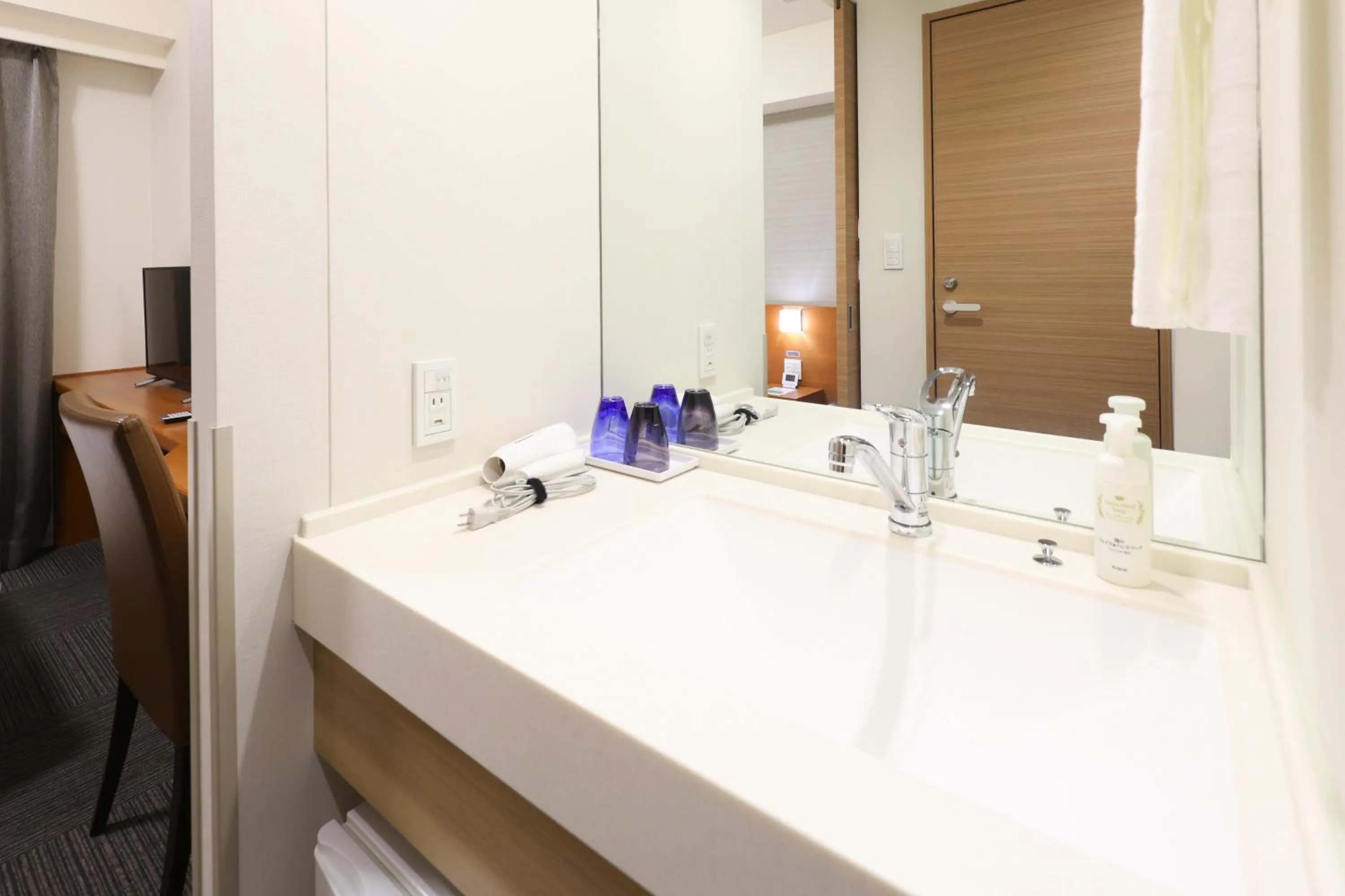 Photo of the whole room in Dormy Inn Takasaki