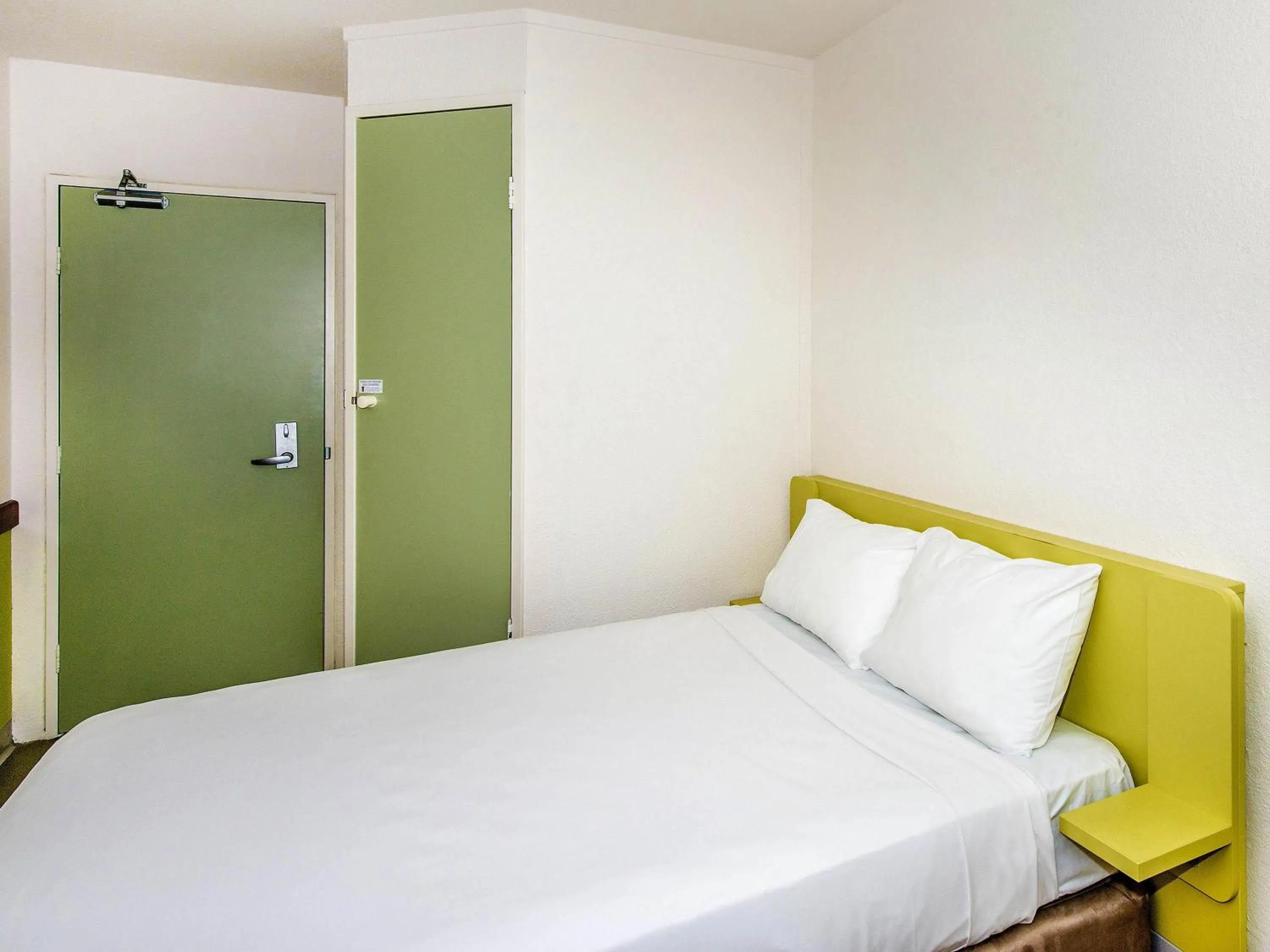 Bedroom, Bed in ibis Budget - Dandenong
