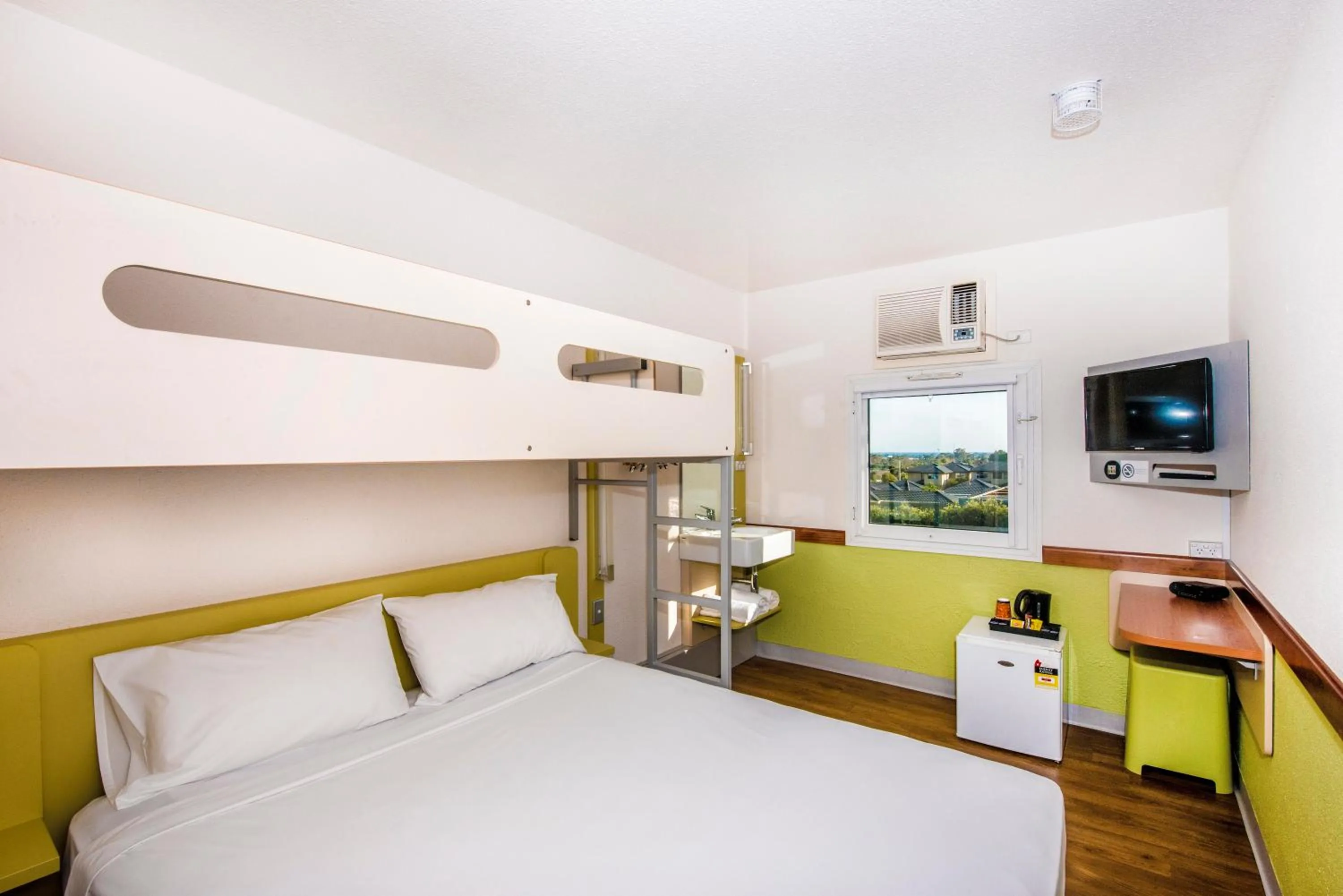 Photo of the whole room, Bed in ibis Budget - Dandenong