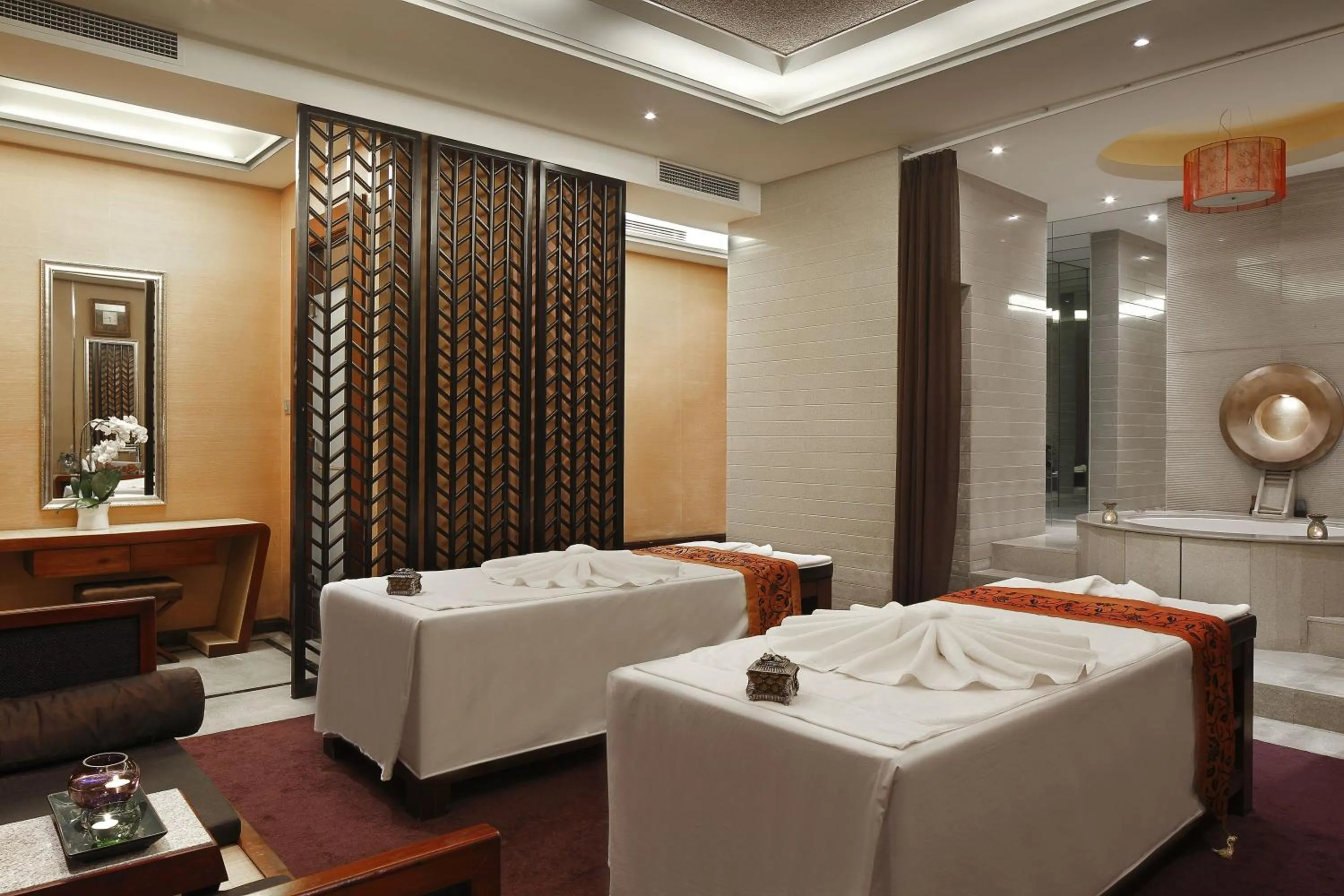 Massage, Bed in The QUBE Hotel Shanghai -Close to Pudong International Airport and Disney Land