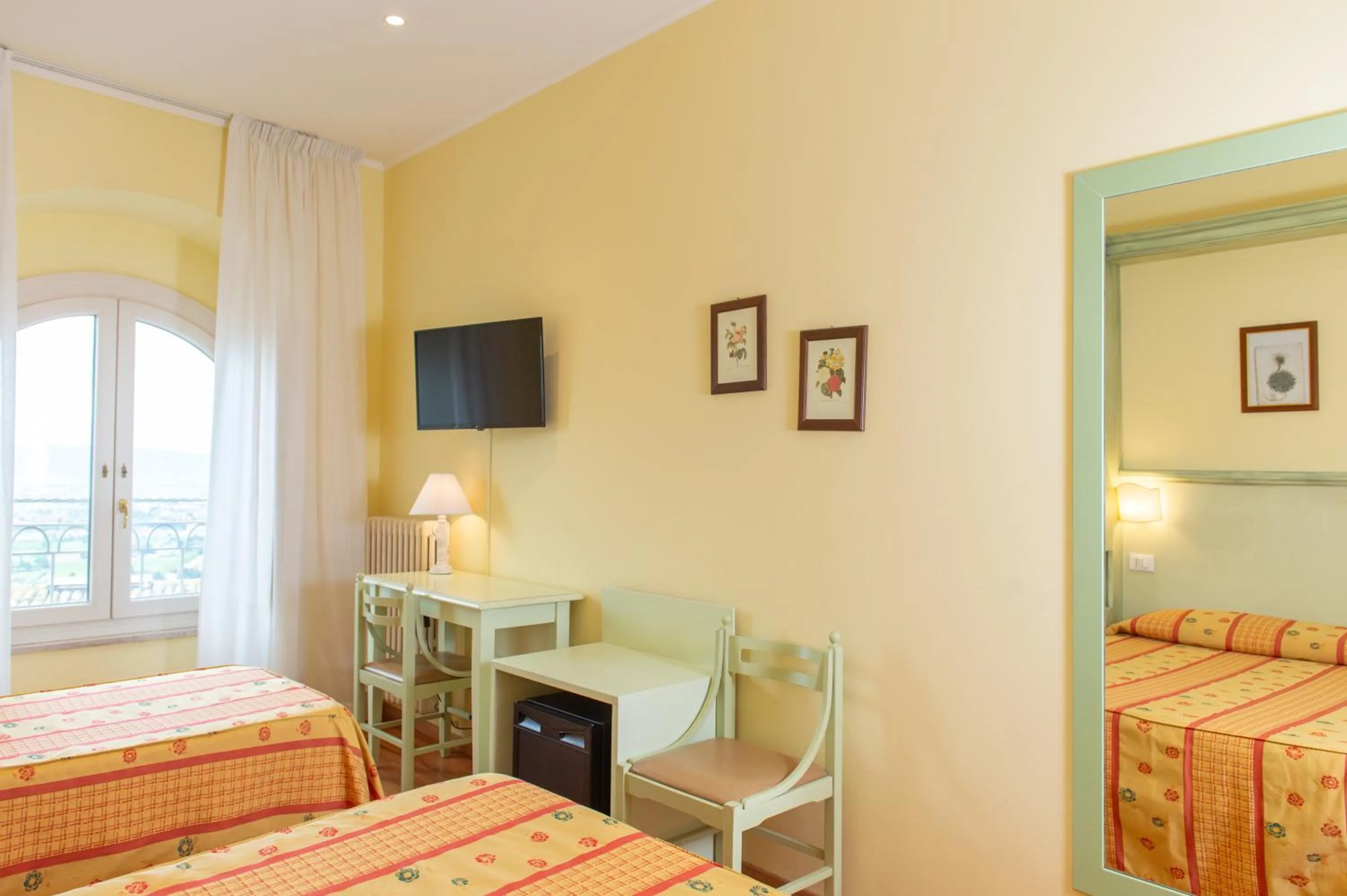 Photo of the whole room, Bed in Hotel Minerva