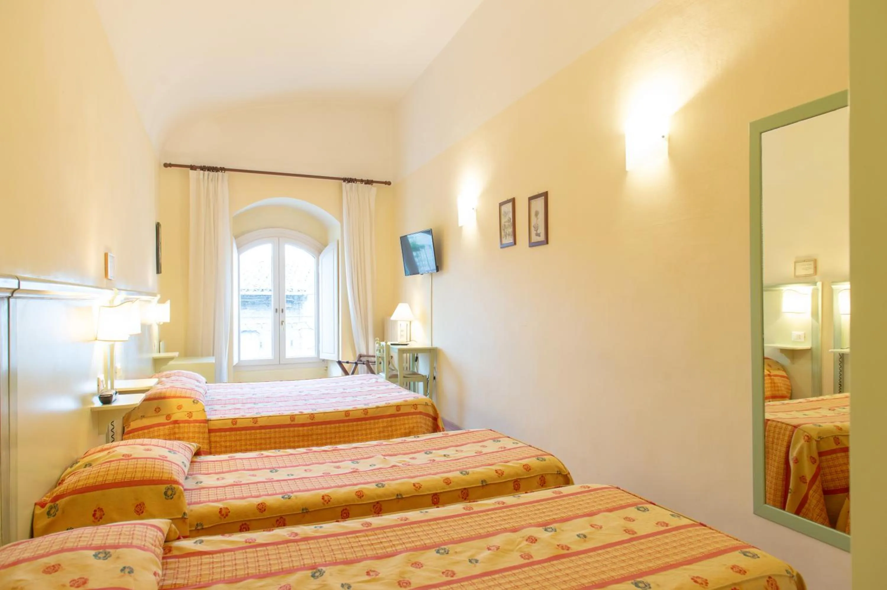 Photo of the whole room, Bed in Hotel Minerva