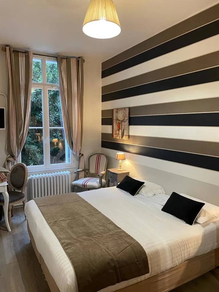 Bed in Hotel Val De Loire