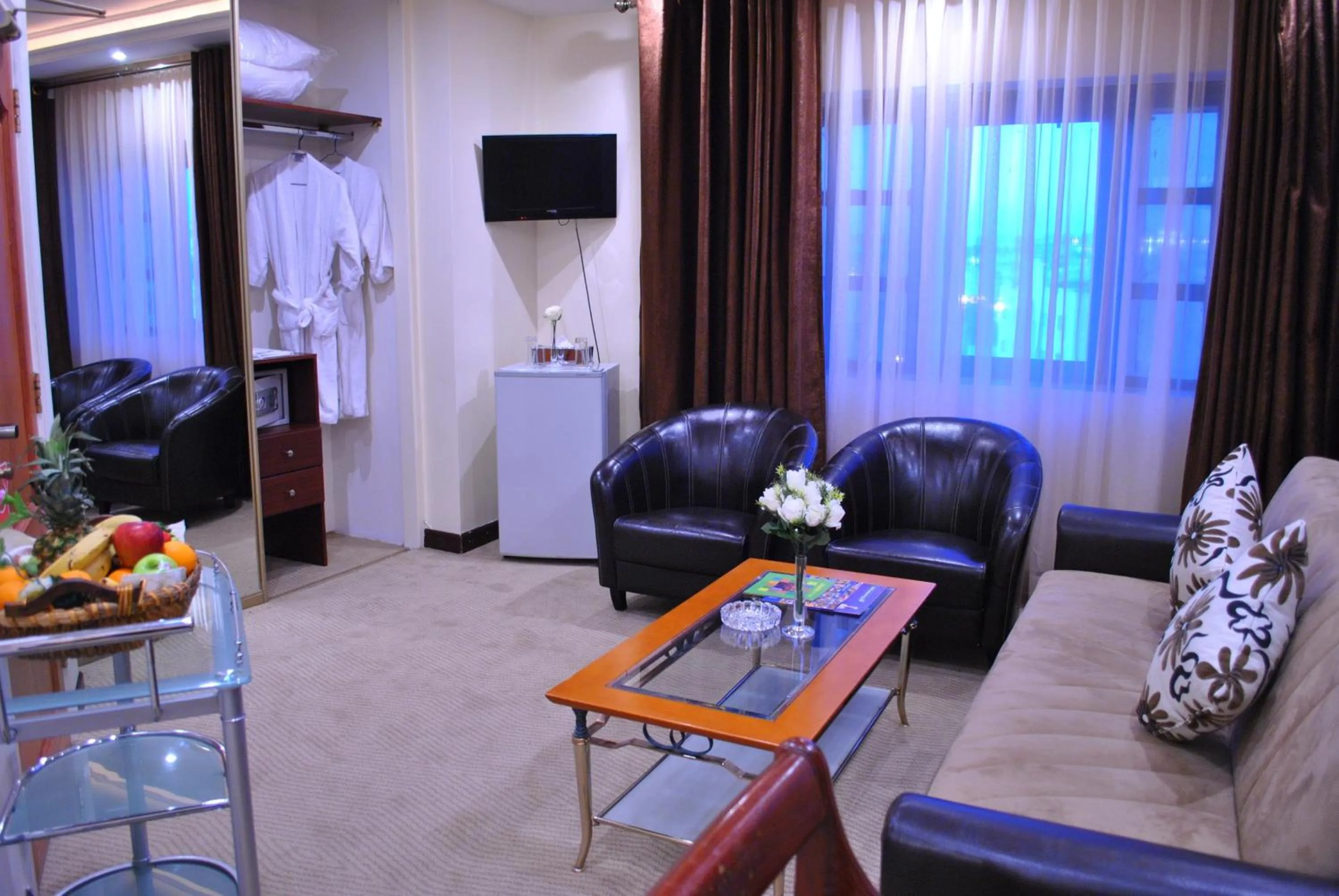 Living room in Larsa Hotel