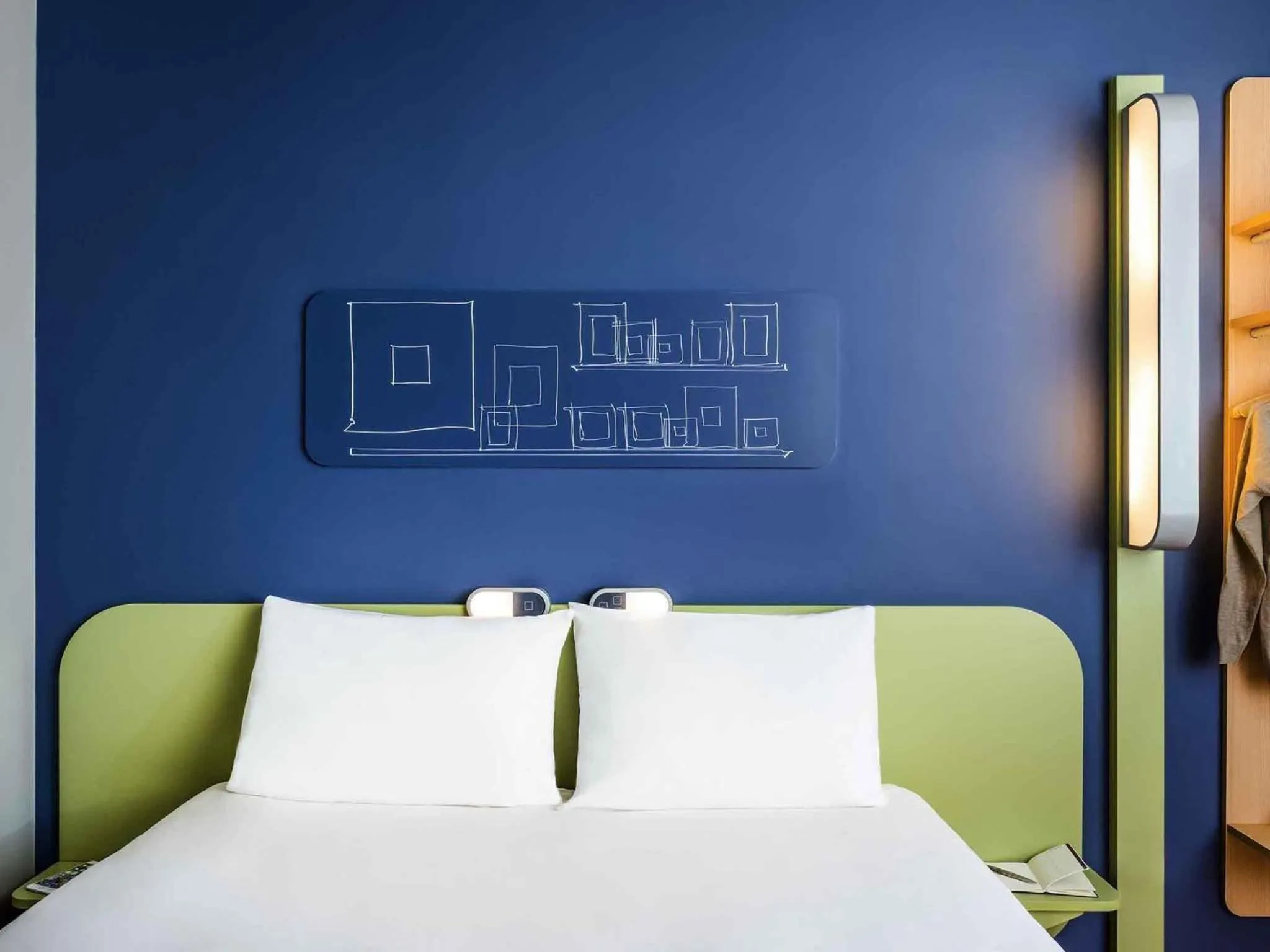 Bedroom, Bed in ibis Budget Pouilly-en-Auxois