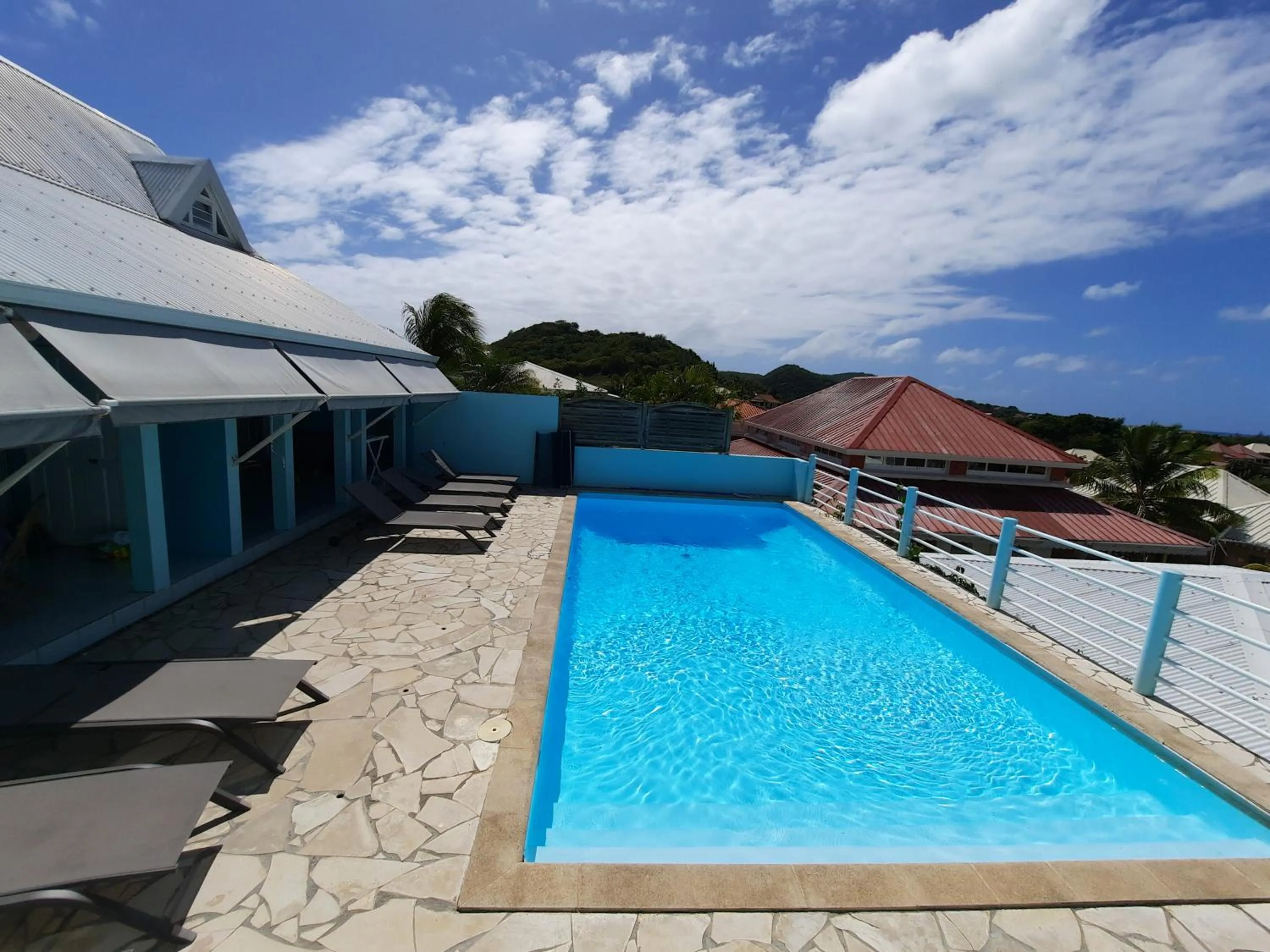 Pool view in AIGUE MARINE Divaloc