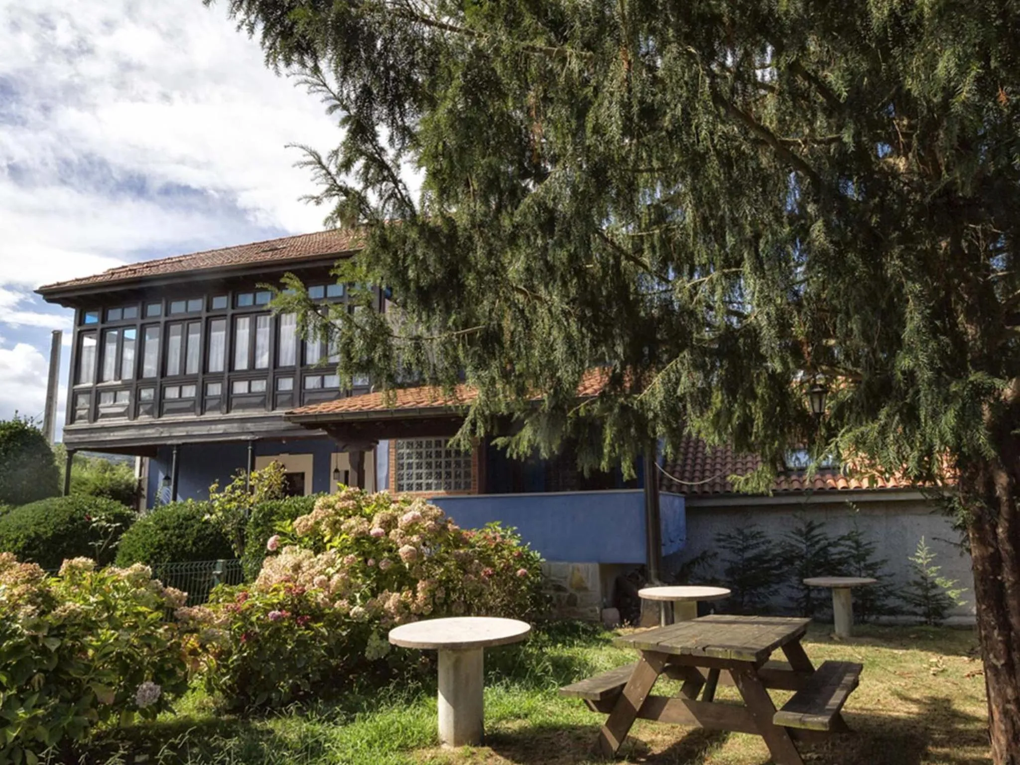 Facade/entrance in La Casona de Sobrepiedra