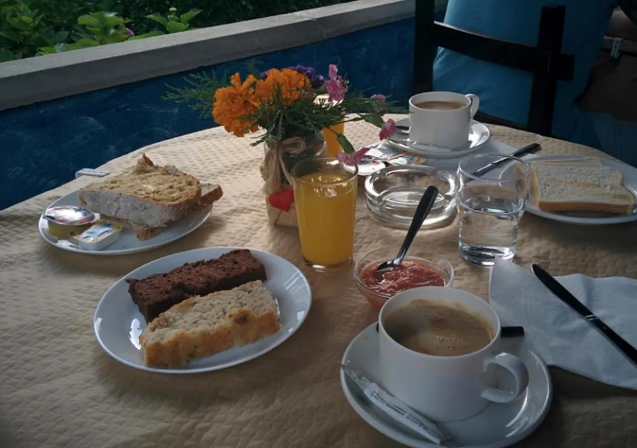 Continental breakfast in La Casona de Sobrepiedra