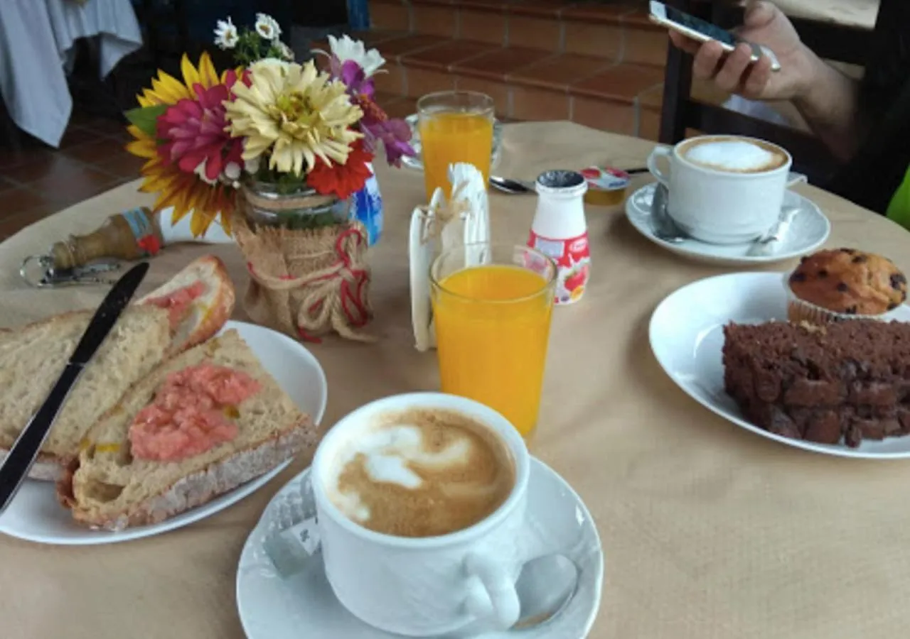Continental breakfast in La Casona de Sobrepiedra