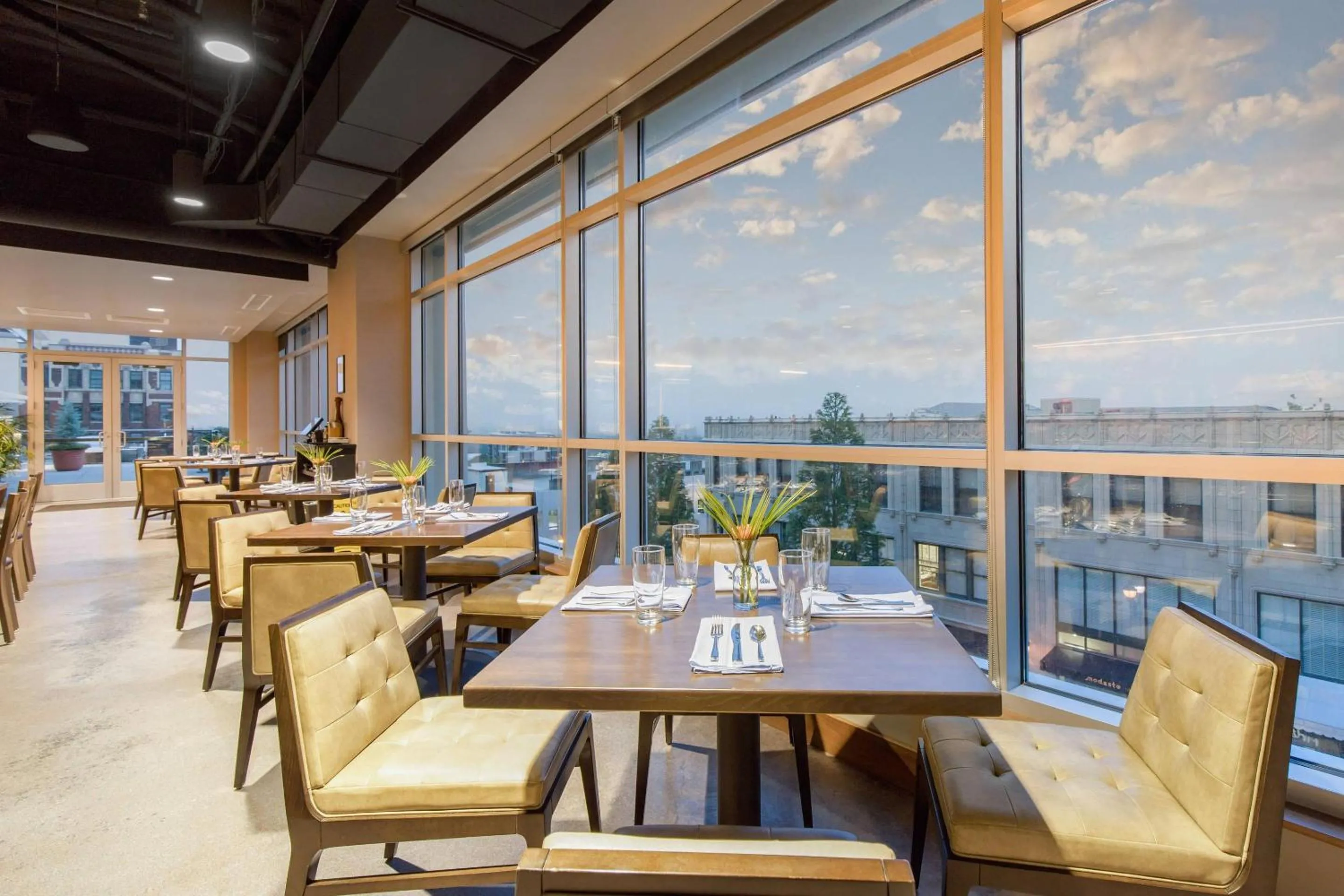 Restaurant/places to eat in Cambria Hotel Downtown Asheville