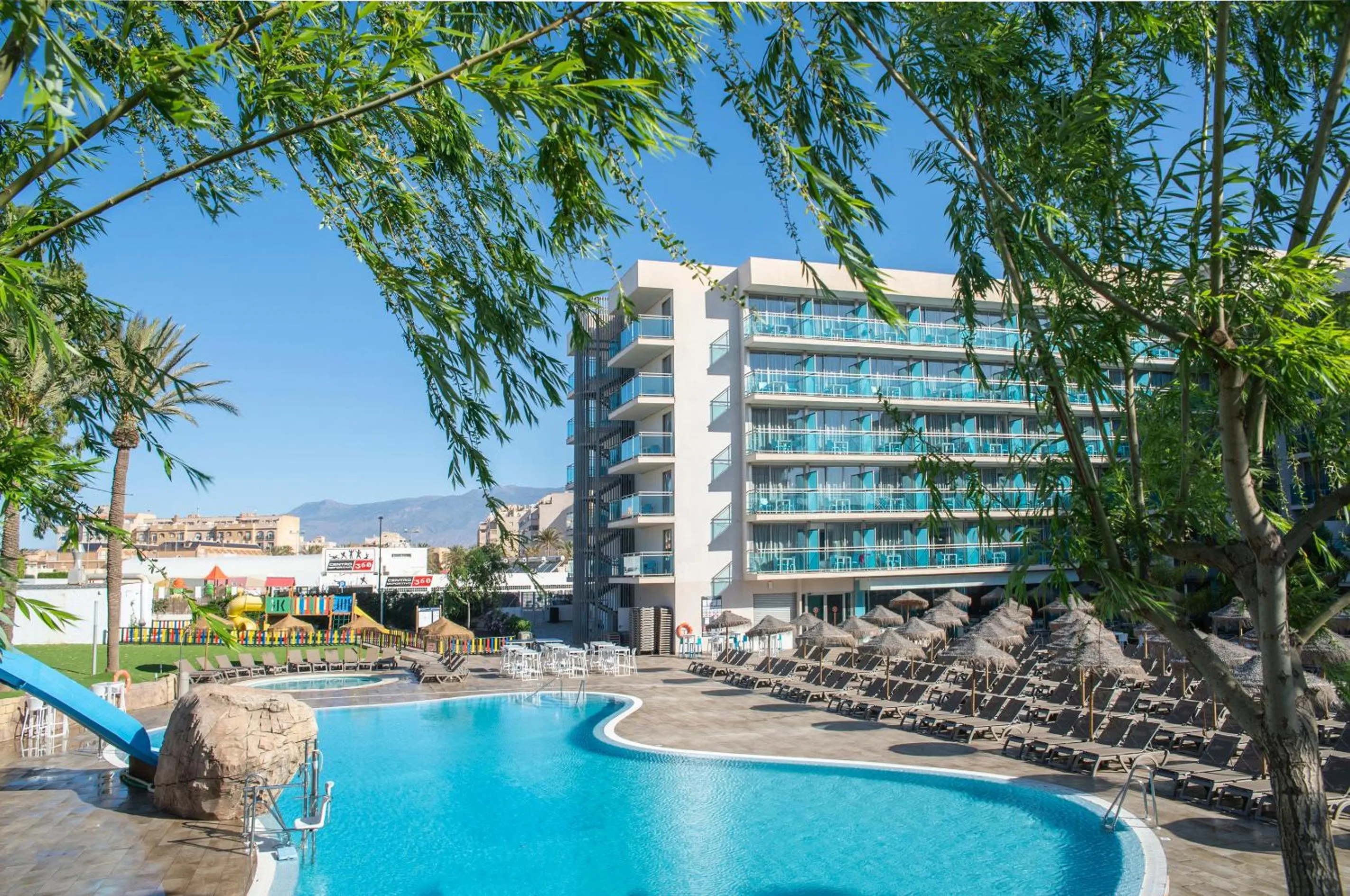 Swimming pool in Hotel Roquetas El Palmeral by Pierre & Vacances