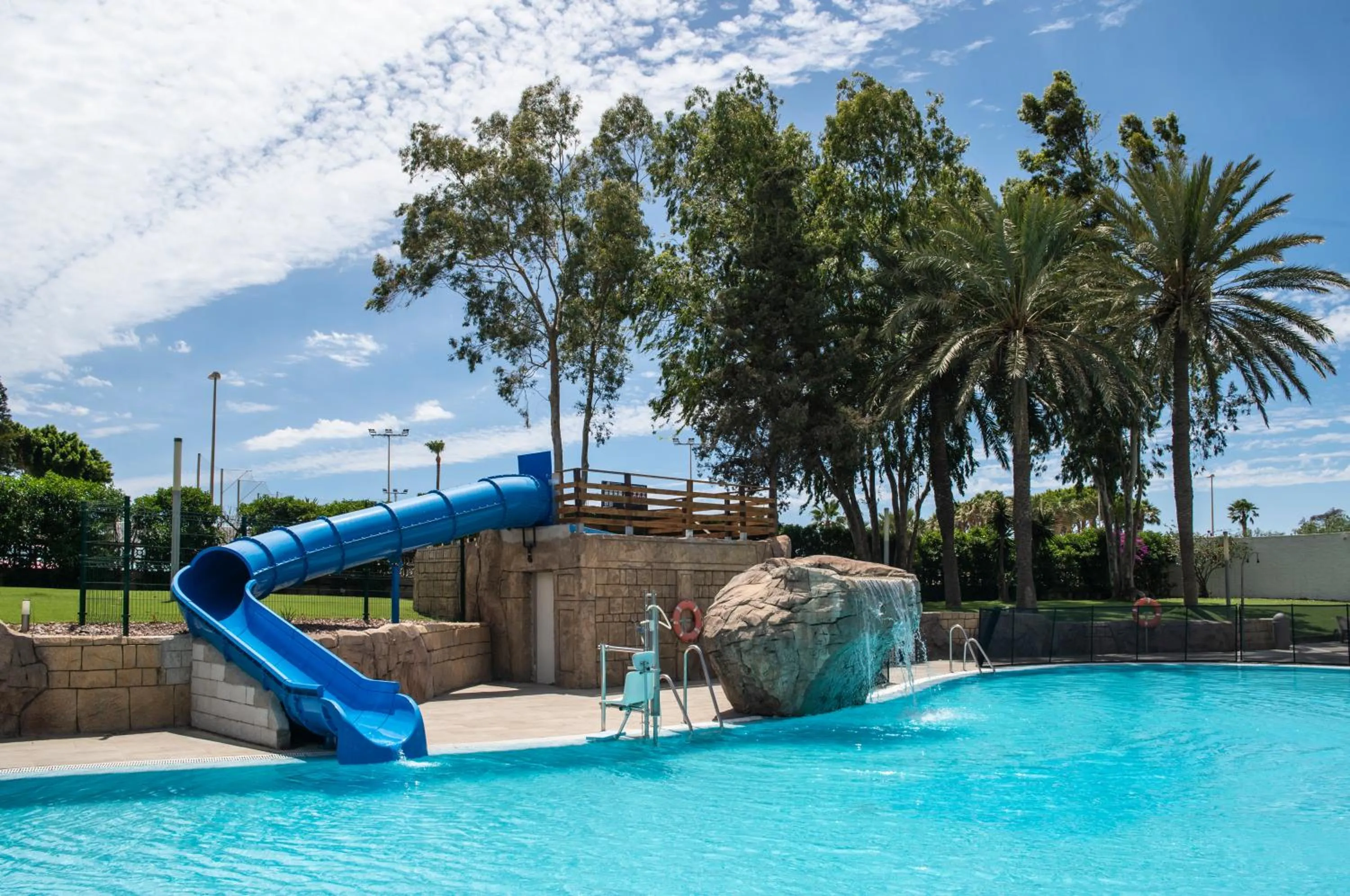 Pool view in Hotel Roquetas El Palmeral by Pierre & Vacances