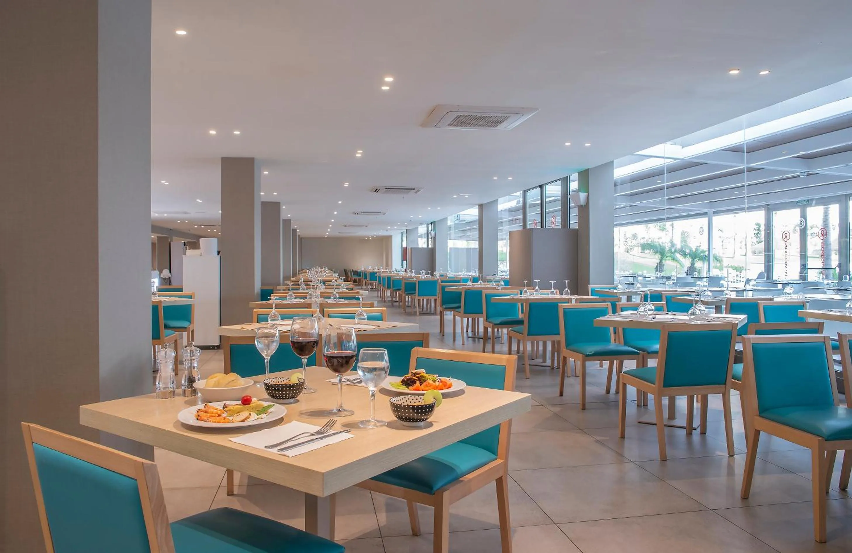 Restaurant/places to eat in Hotel Roquetas El Palmeral by Pierre & Vacances