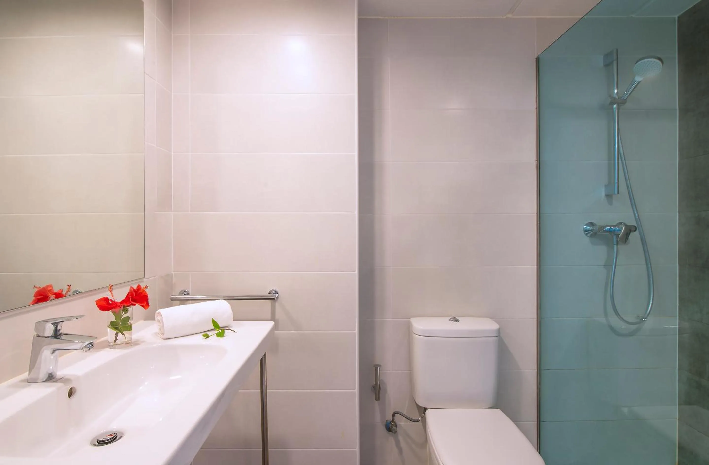 Bathroom in Hotel Roquetas El Palmeral by Pierre & Vacances