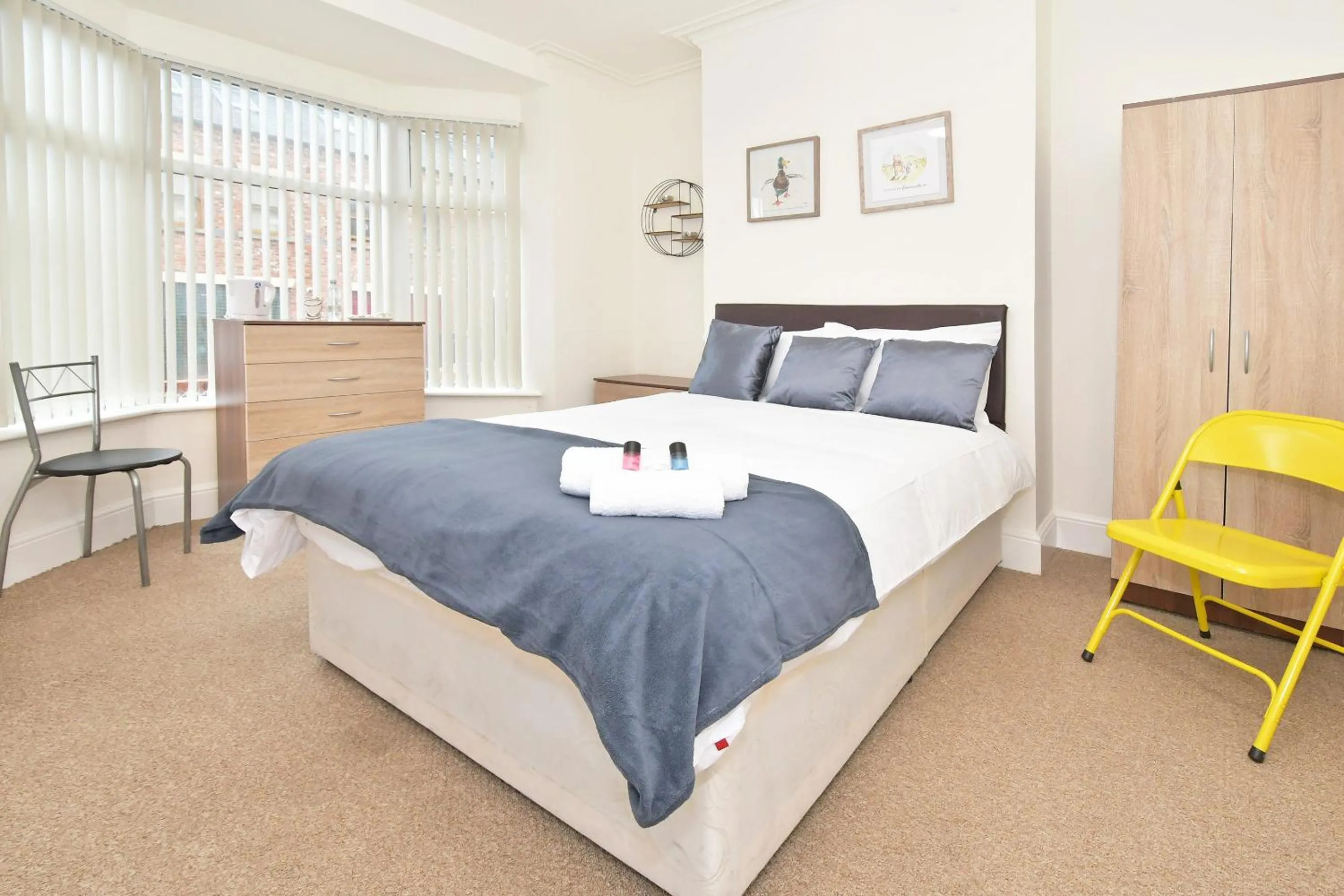 Bedroom, Bed in Townhouse @ Earle Street Crewe