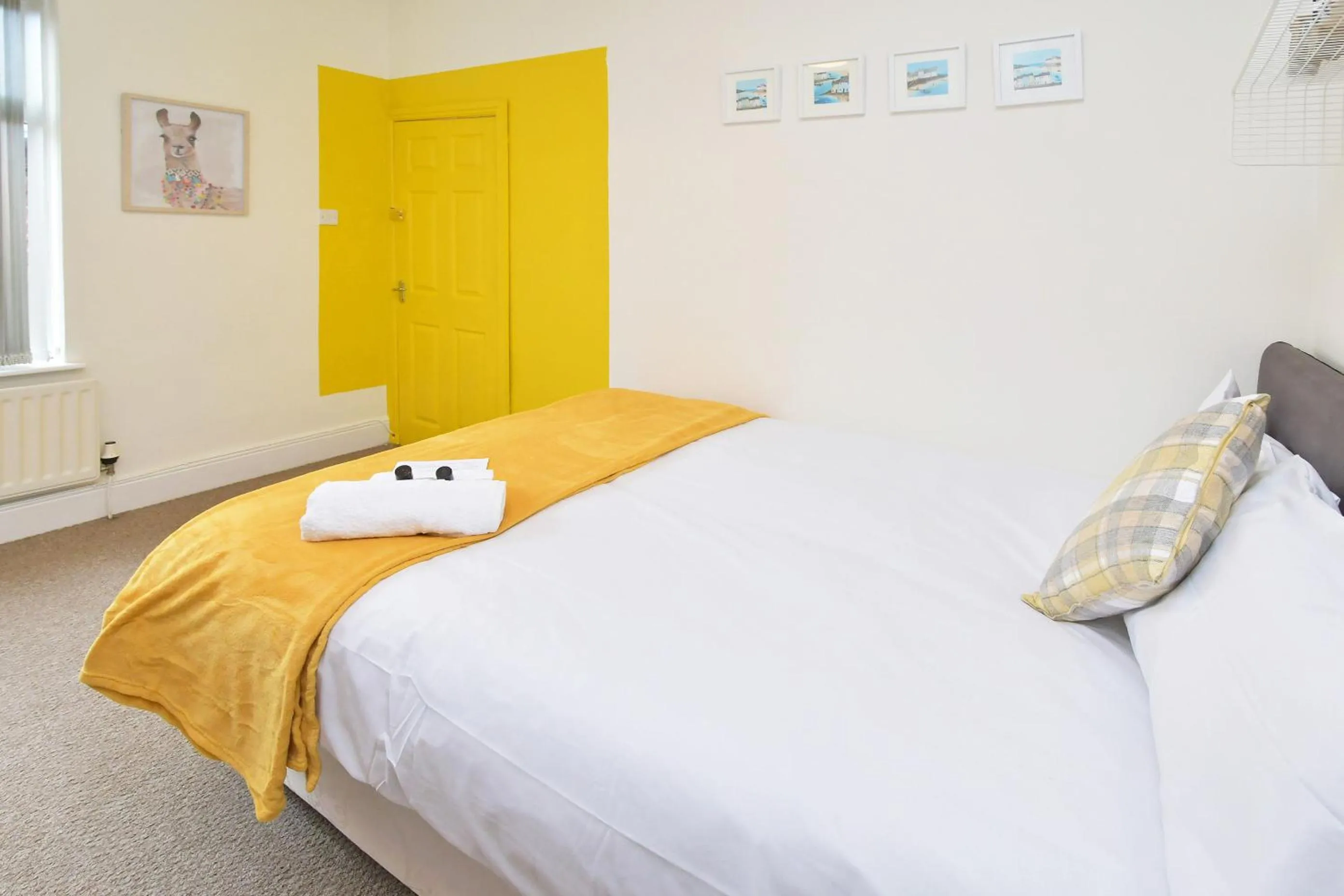 Bedroom, Bed in Townhouse @ Earle Street Crewe