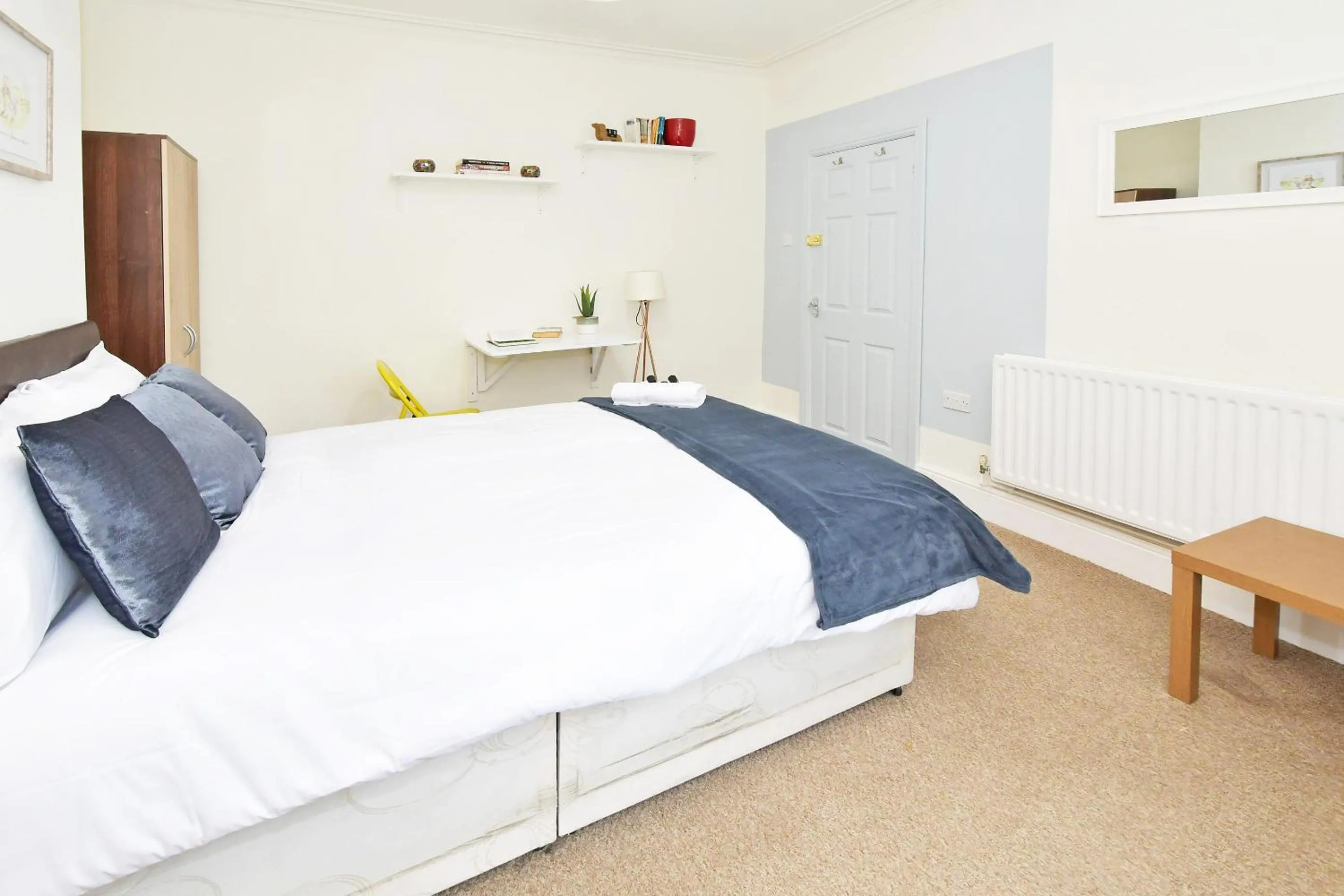 Bedroom, Bed in Townhouse @ Earle Street Crewe